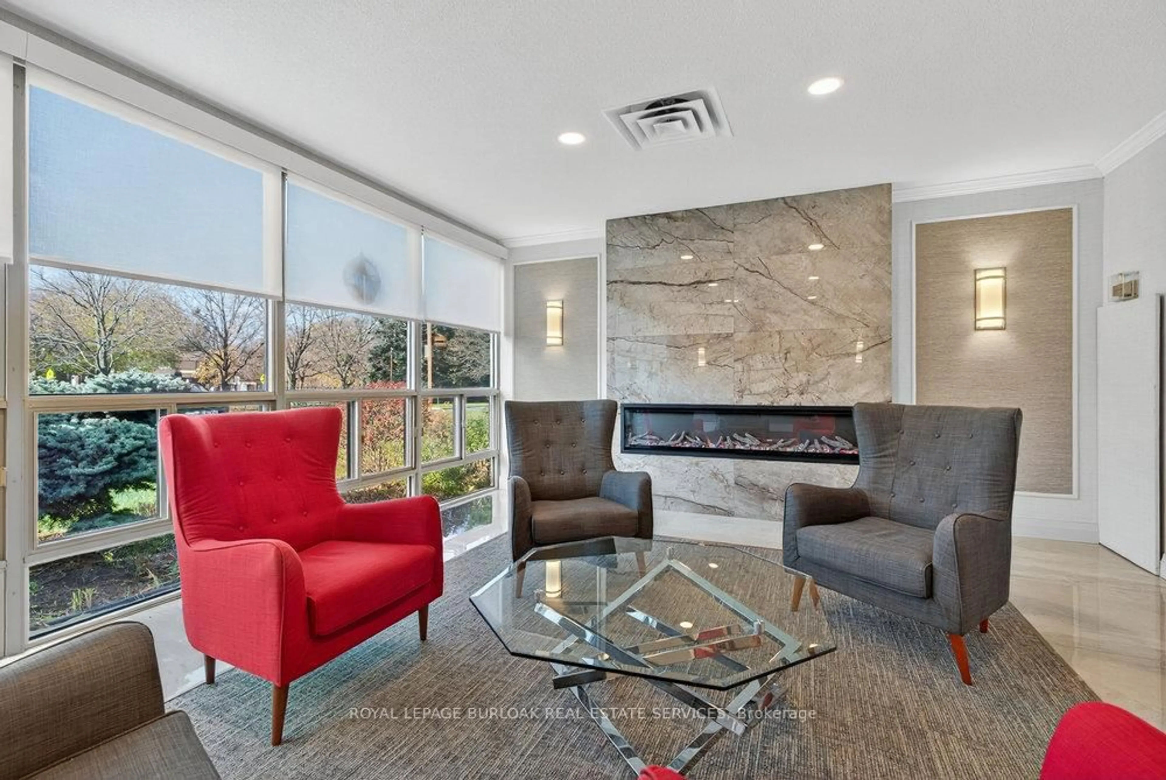 Lobby for 5090 Pinedale Ave #1007, Burlington Ontario L7L 3V8