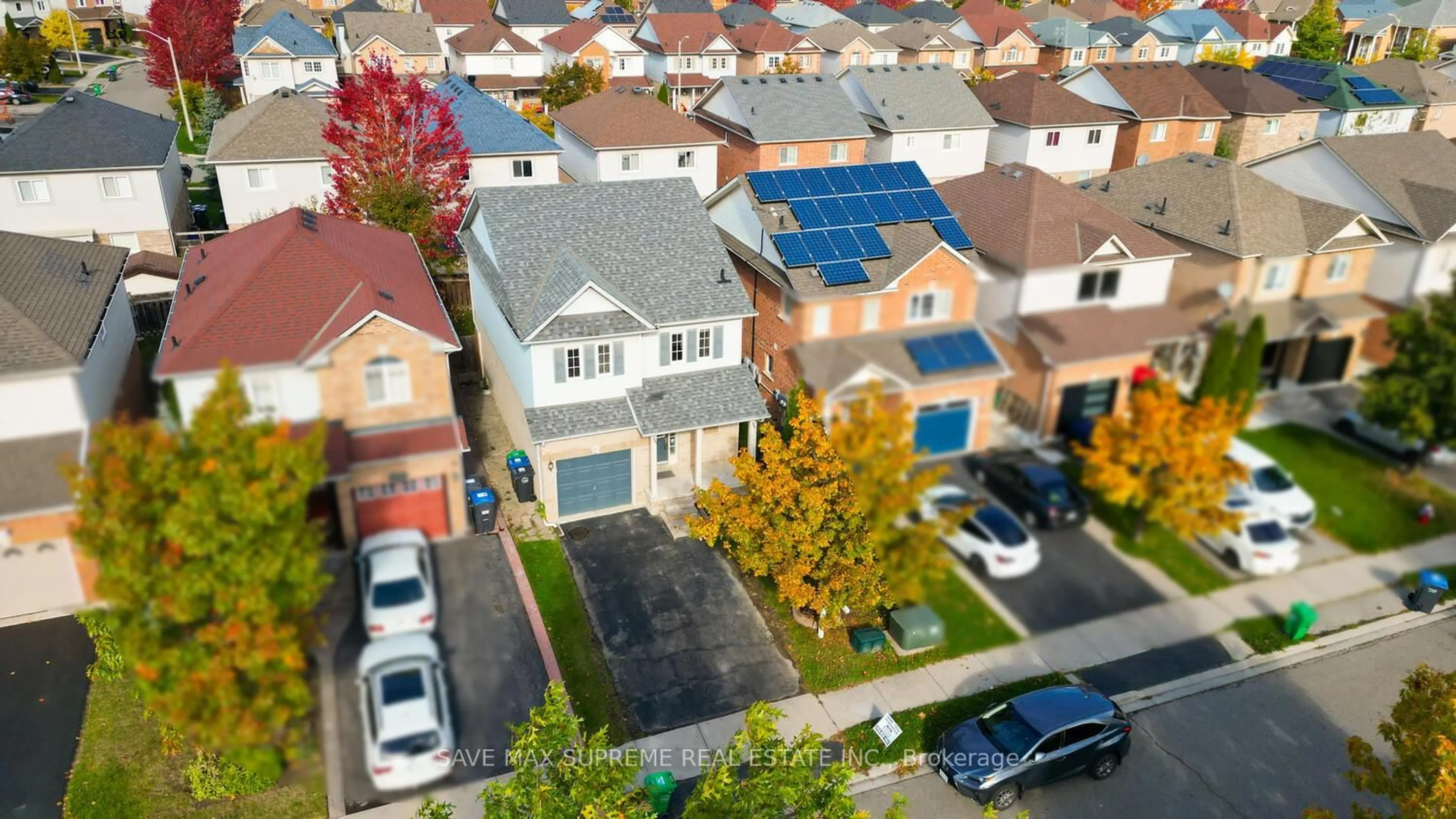 A pic from outside/outdoor area/front of a property/back of a property/a pic from drone, street for 74 Ridgemore Cres, Brampton Ontario L7A 2L5