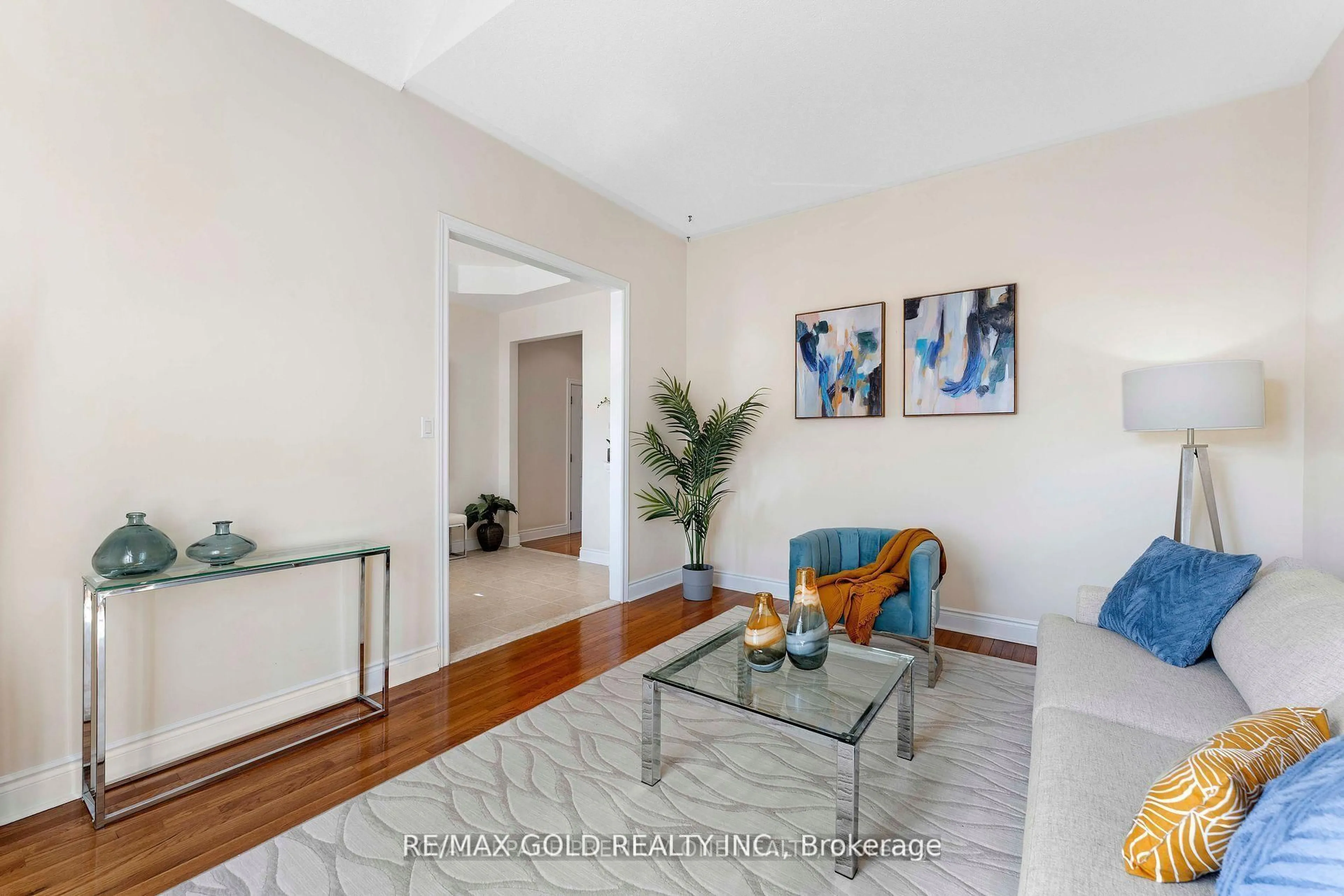 Living room with furniture, unknown for 71 Louvain Dr, Brampton Ontario L6P 1Y9