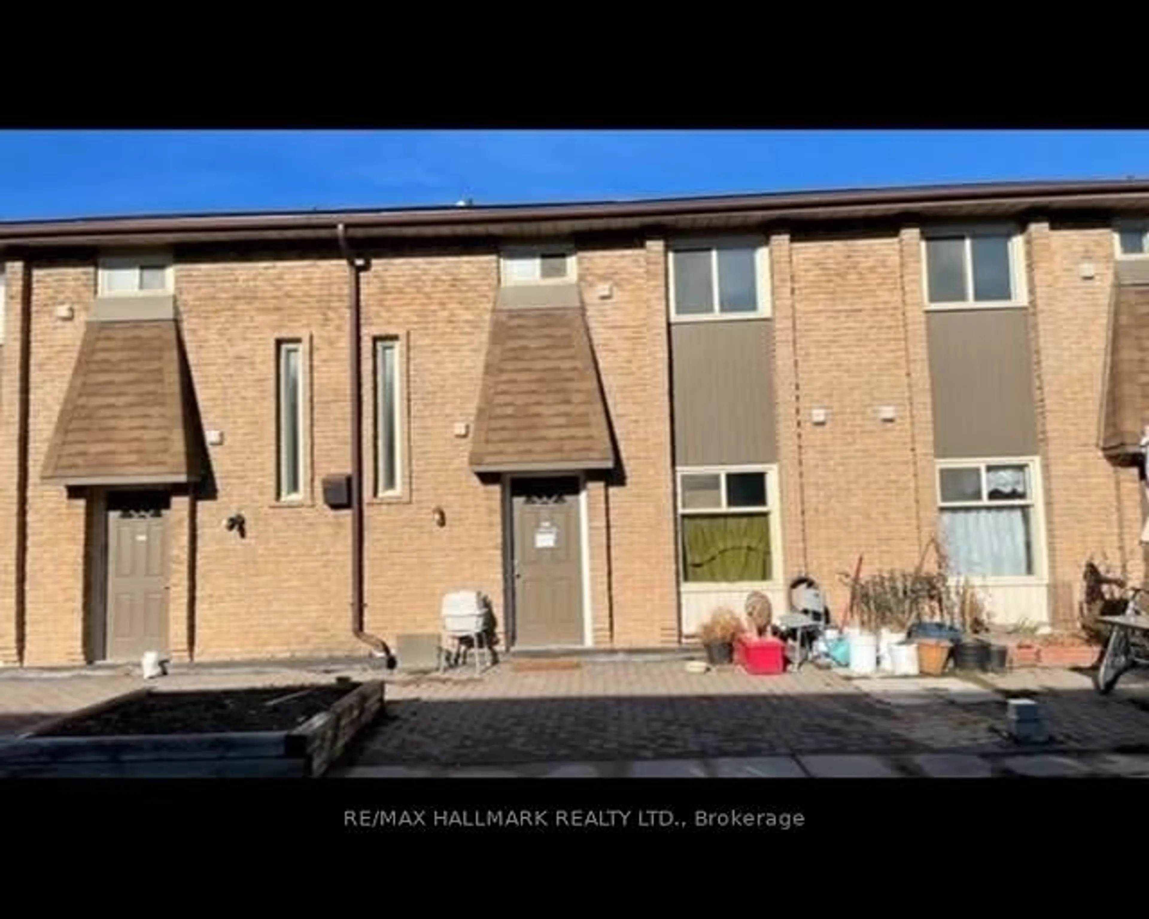 A pic from outside/outdoor area/front of a property/back of a property/a pic from drone, unknown for 28 Rexdale Blvd #16, Toronto Ontario M9W 5Z2