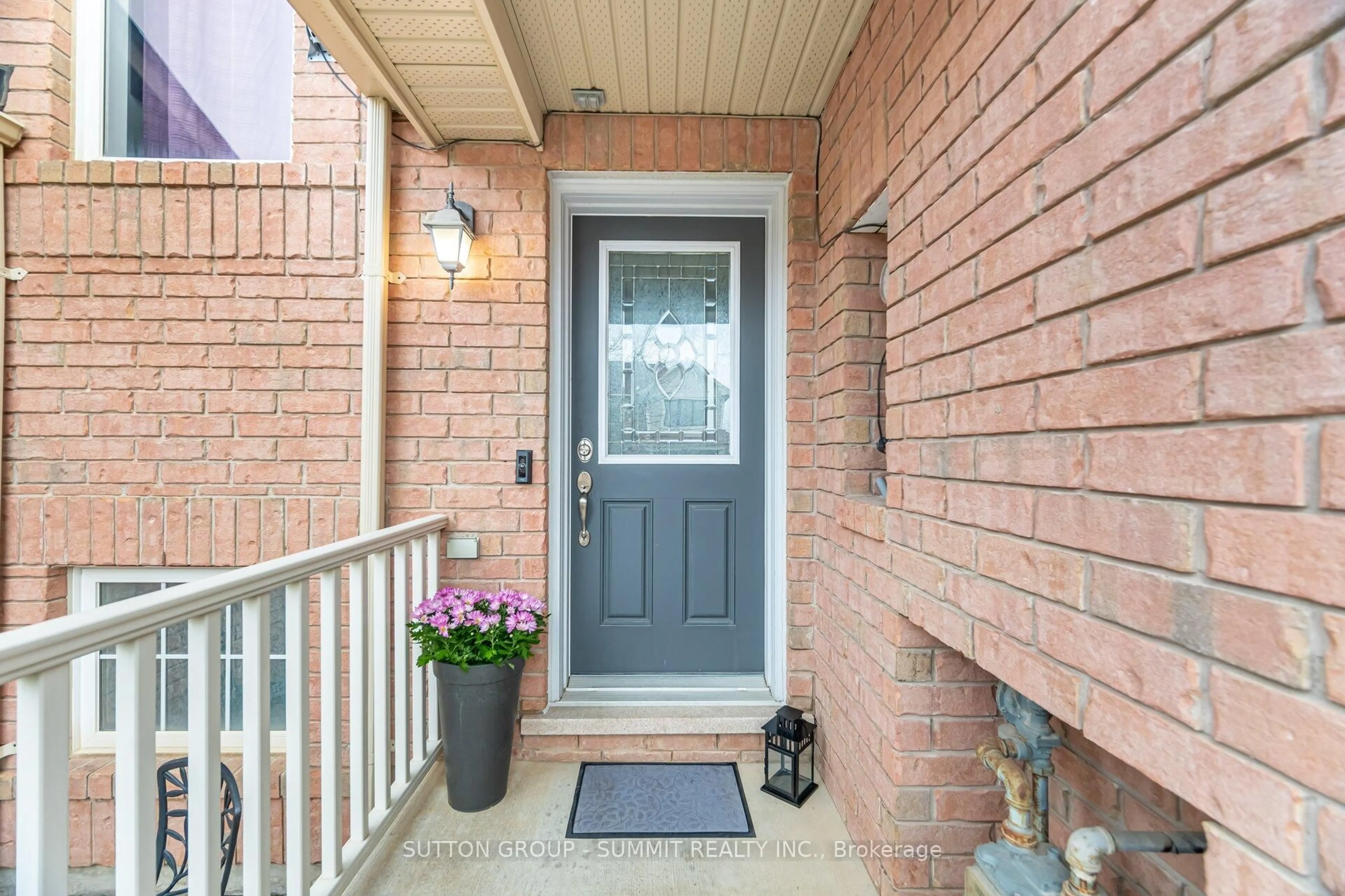 Indoor entryway for 891 McEwan Dr, Milton Ontario L9T 6P5