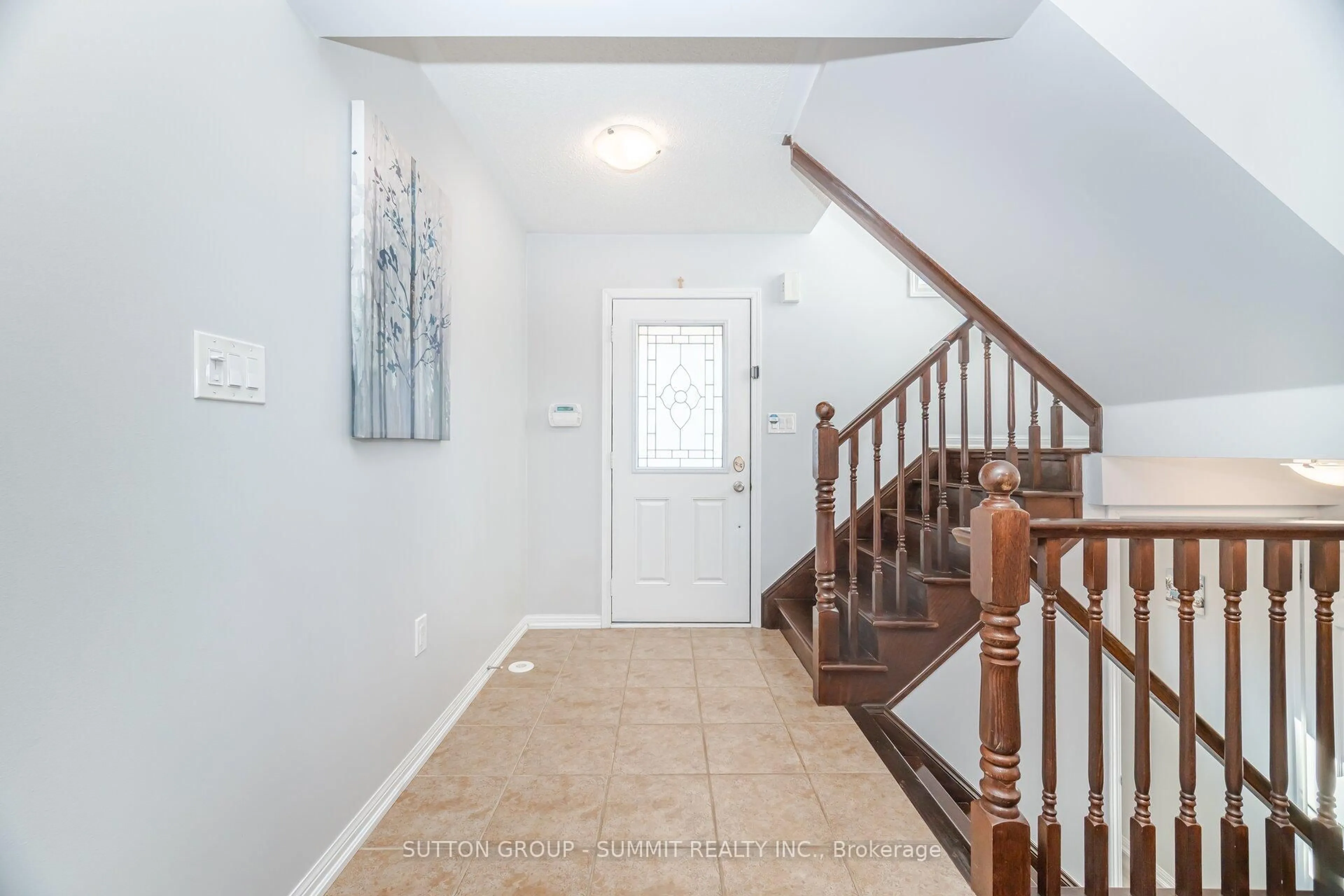 Indoor entryway for 891 McEwan Dr, Milton Ontario L9T 6P5