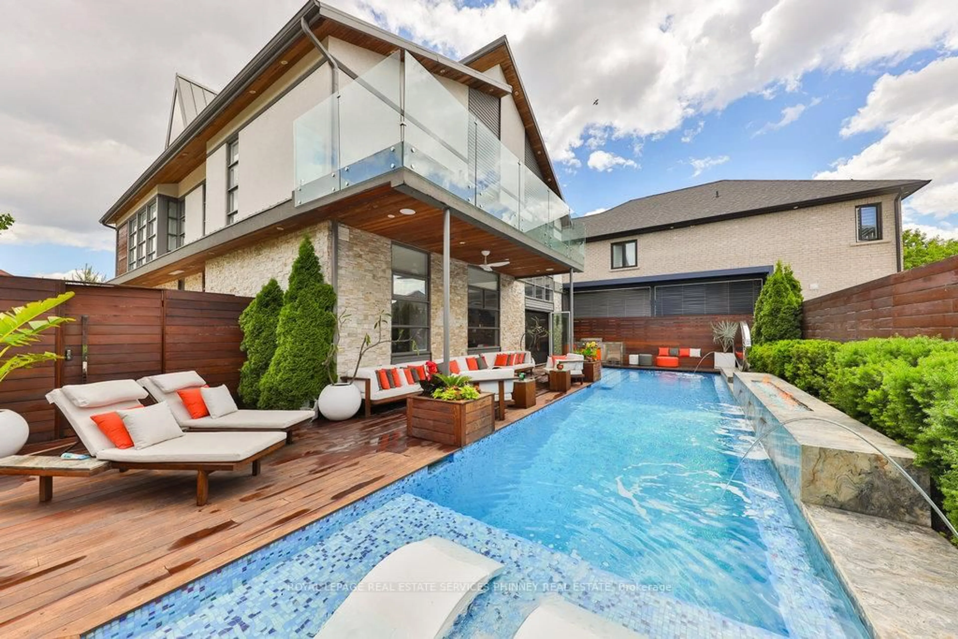 Pool for 622 Kozel Crt, Mississauga Ontario L4Z 4E4