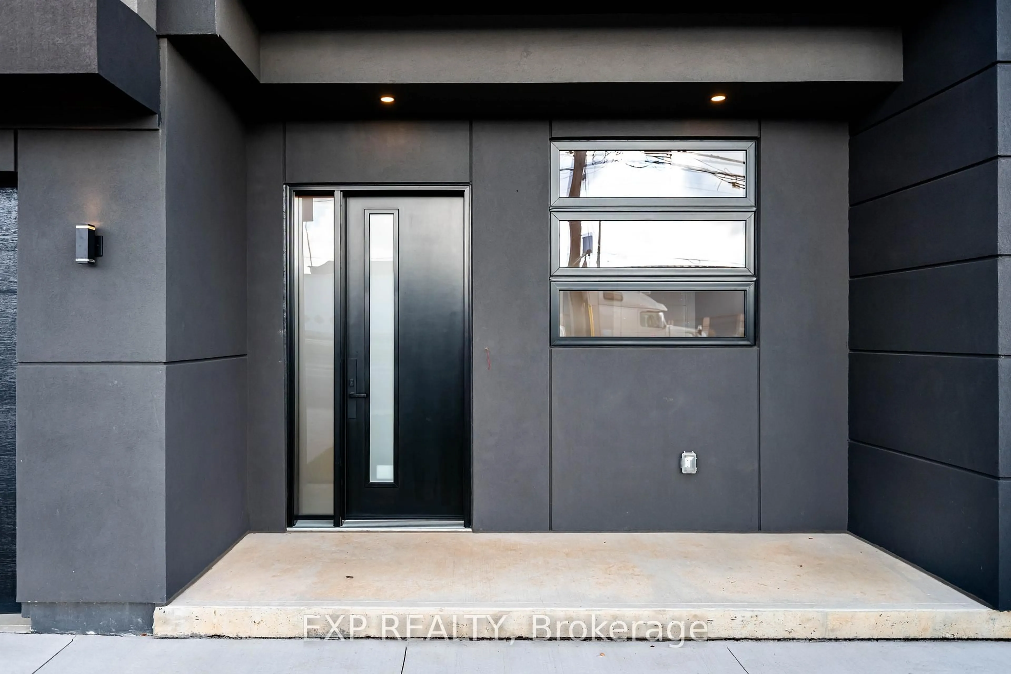 Indoor entryway for 14 Walsh Ave, Toronto Ontario M9M 1B6