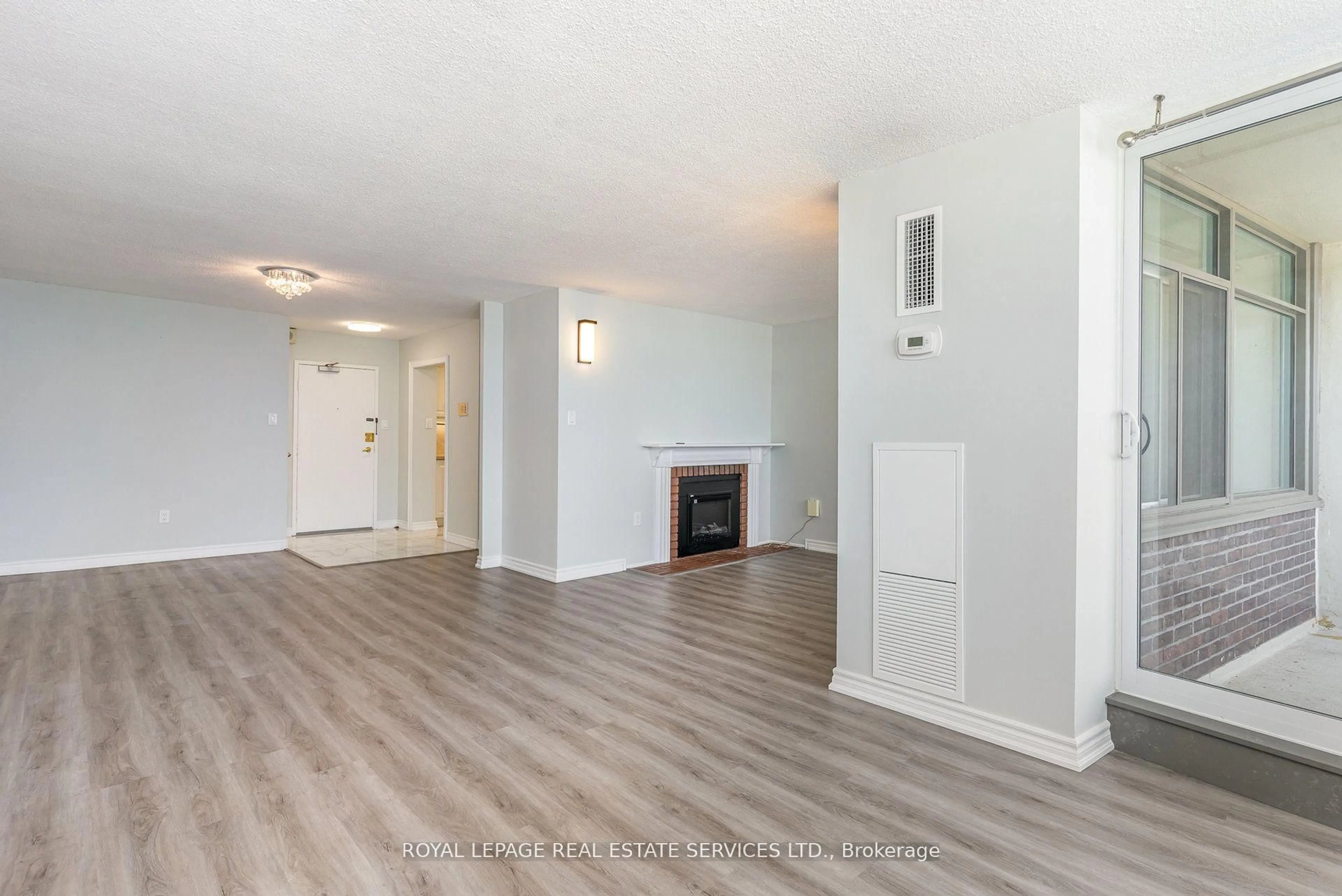 Unknown for 3100 Kirwin Ave #2905, Mississauga Ontario L5A 3S6