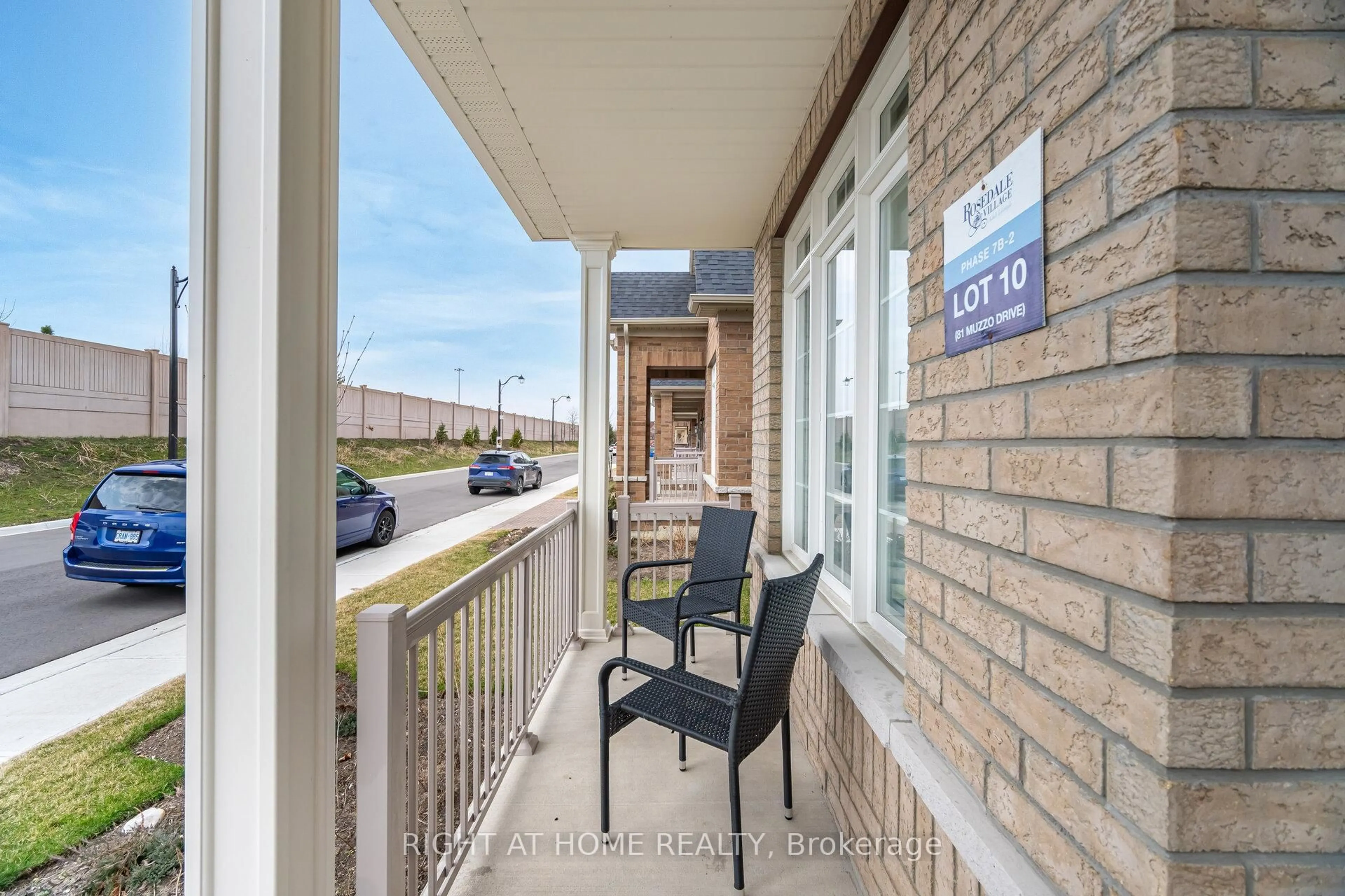 Patio, street for 81 Muzzo Dr, Brampton Ontario L6R 3Y4