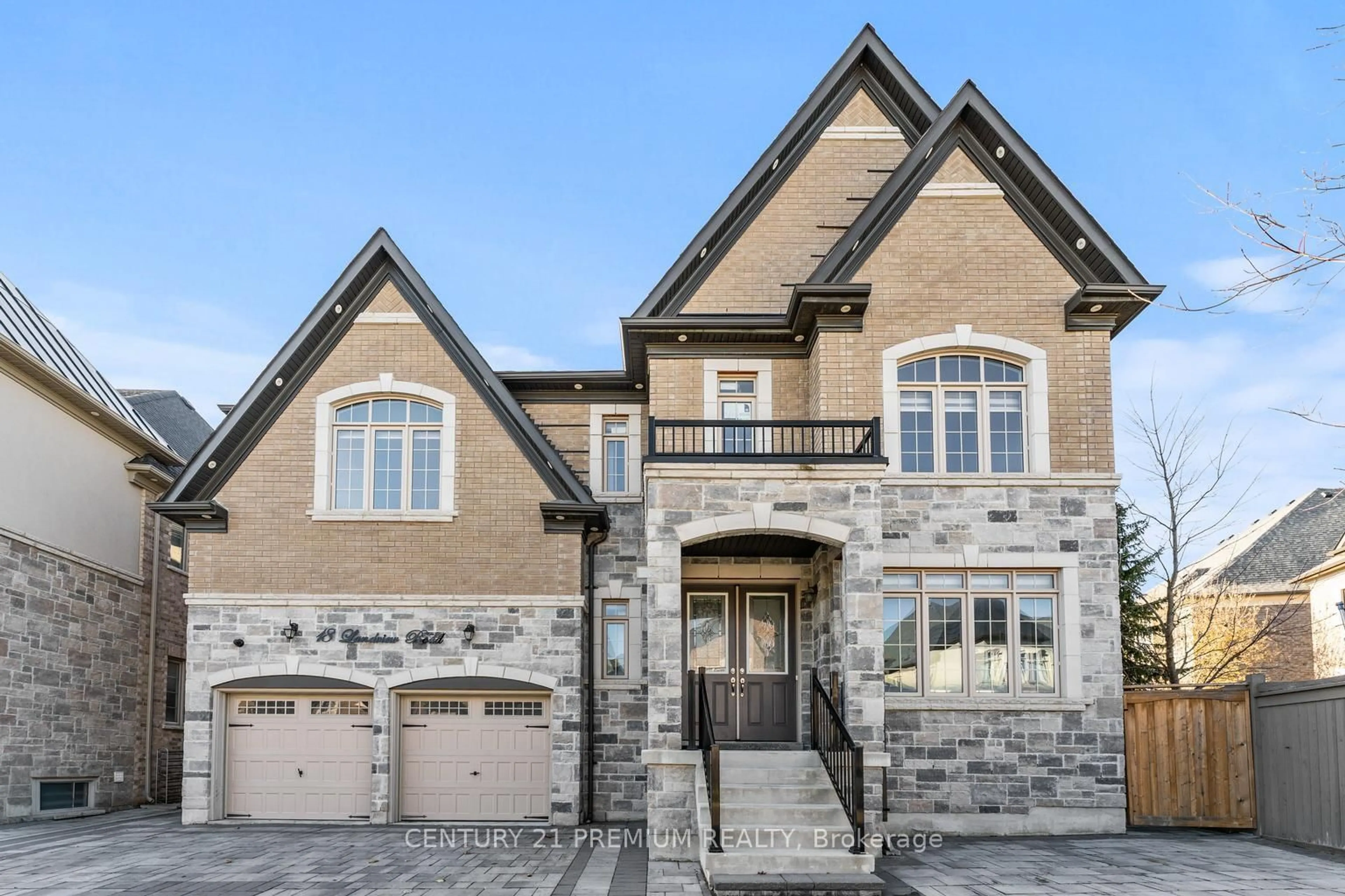 Home with brick exterior material, street for 18 LANDVIEW Rd, Brampton Ontario L6P 0H7