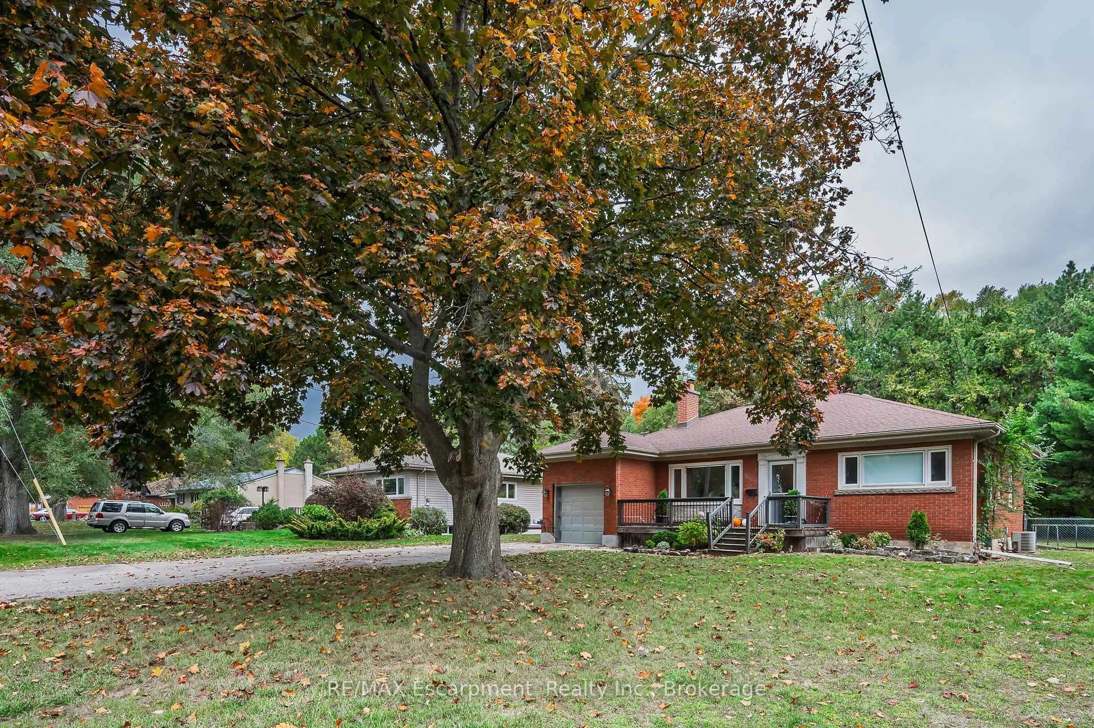 Unknown for 945 Cloverleaf Dr, Burlington Ontario L7T 3Y8