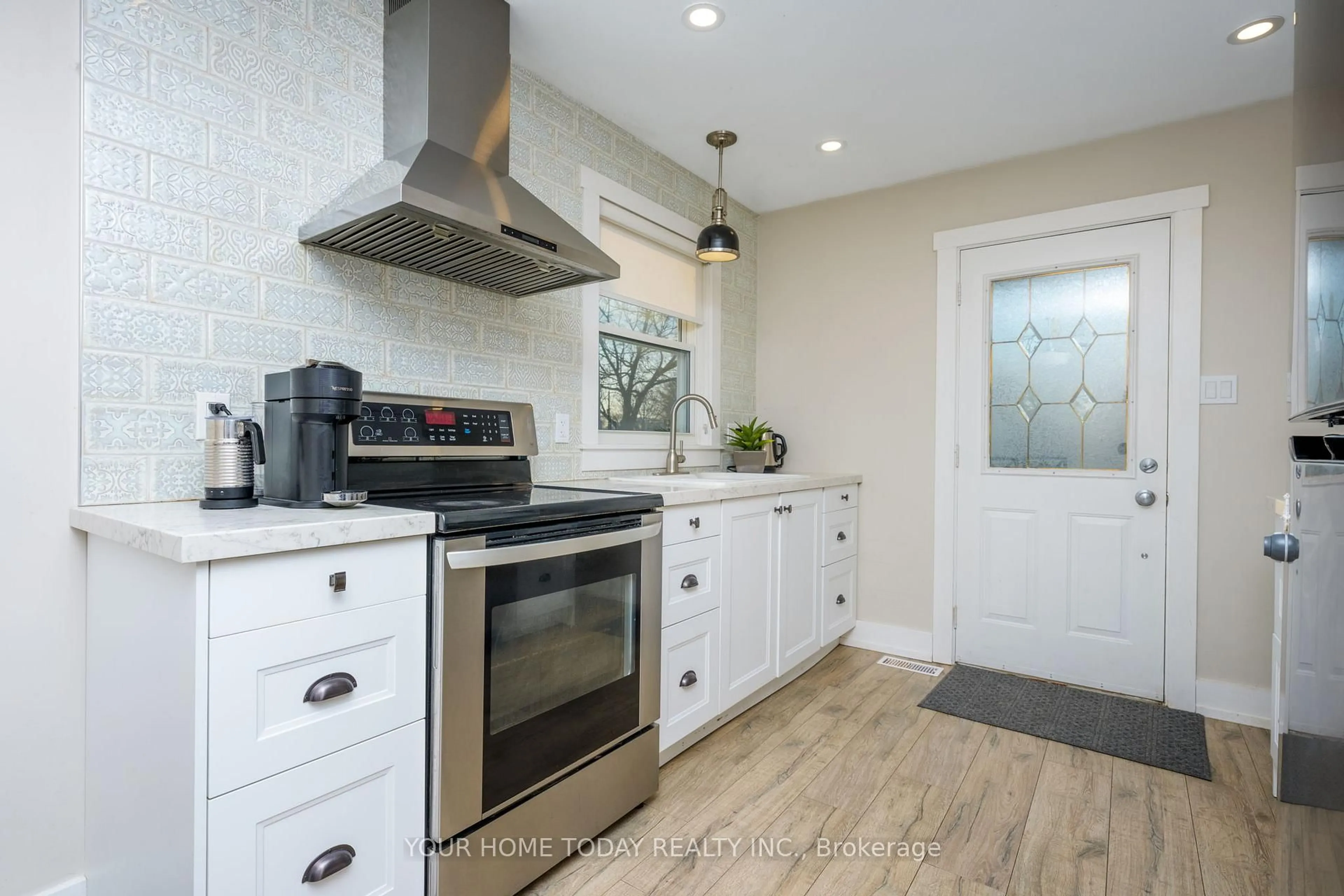 Open concept kitchen, unknown for 29 Normandy Blvd, Halton Hills Ontario L7G 1V9