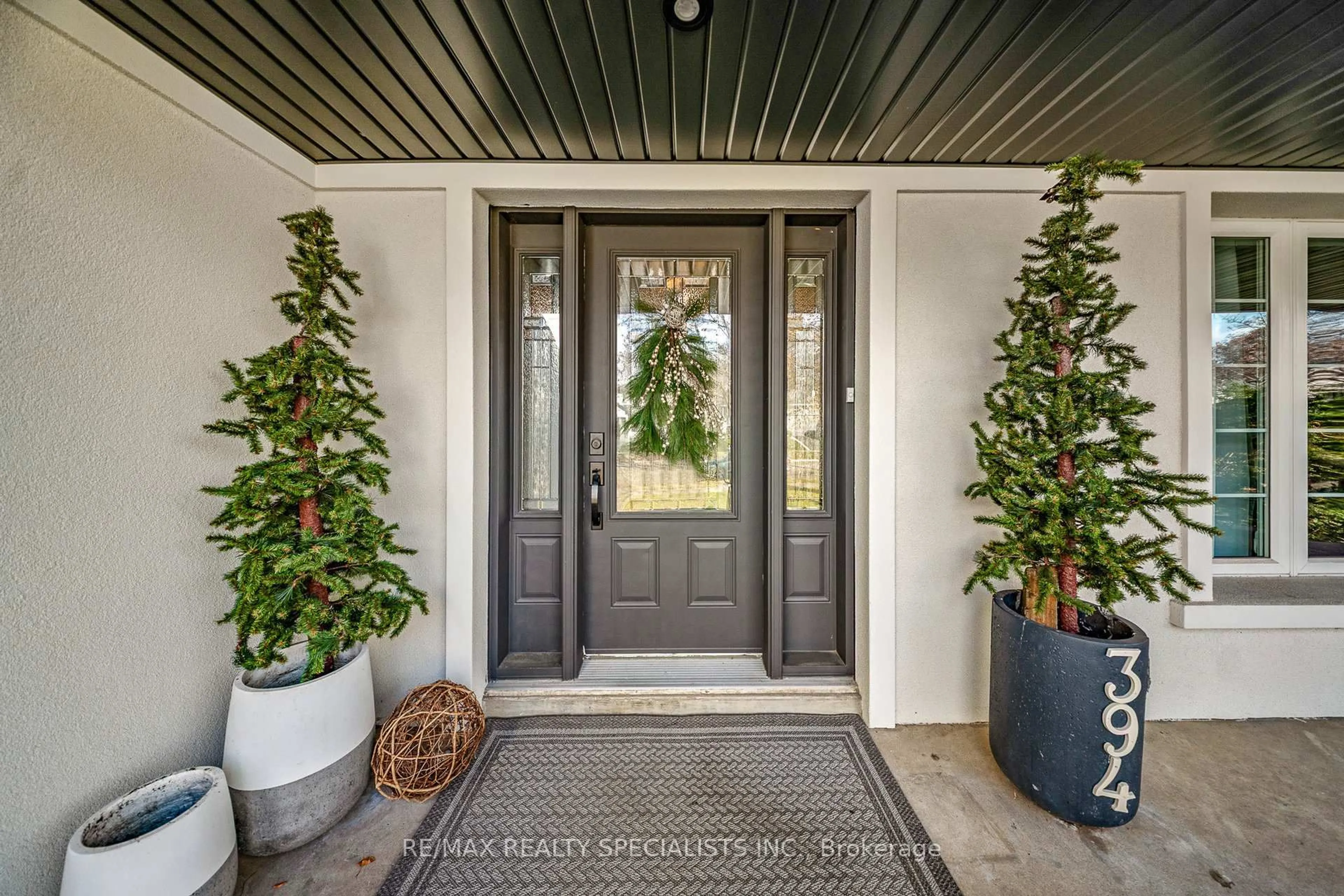 Indoor entryway for 394 Tedwyn Dr, Mississauga Ontario L5A 1J5