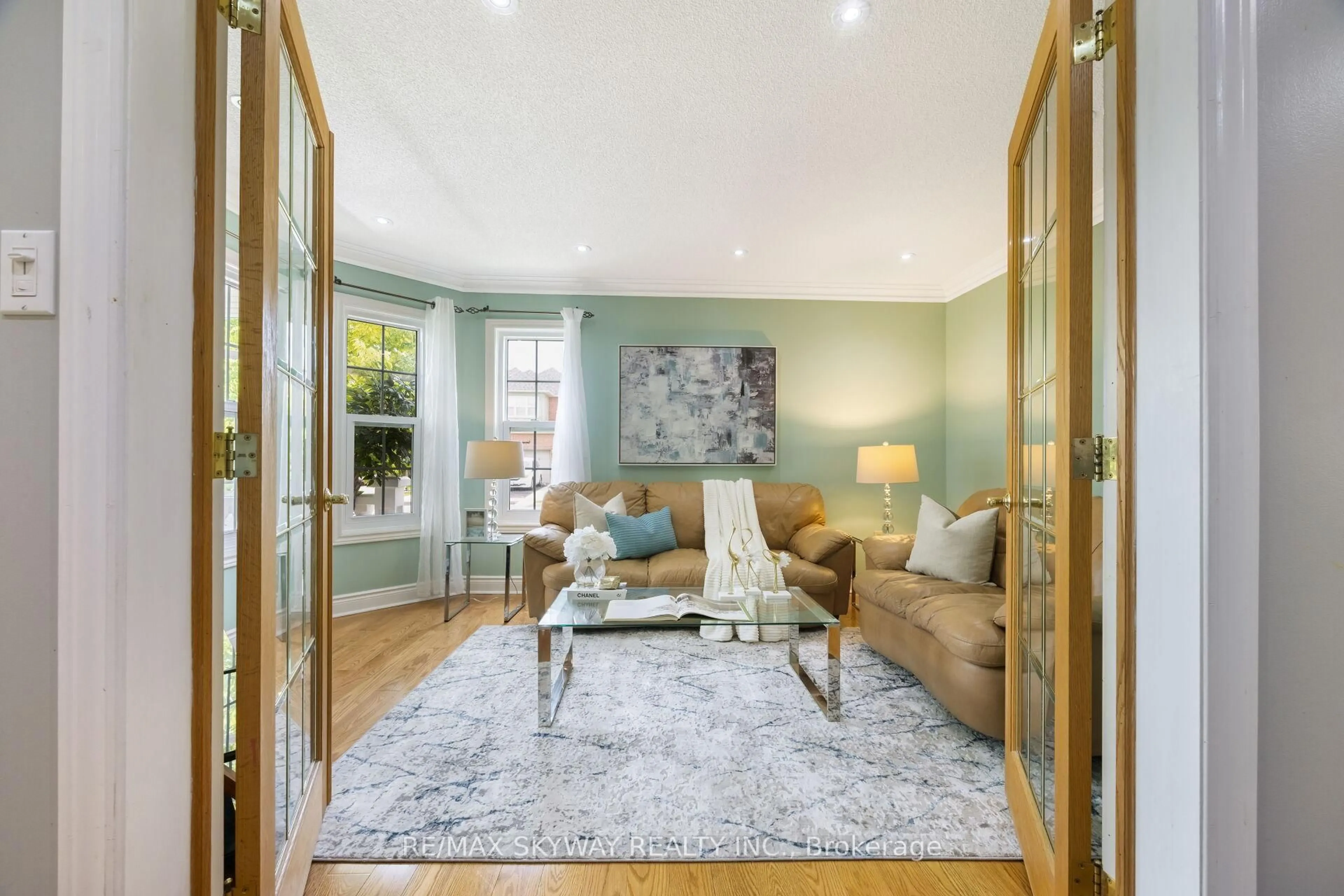 Living room with furniture, unknown for 57 Banington Cres, Brampton Ontario L7A 1G3