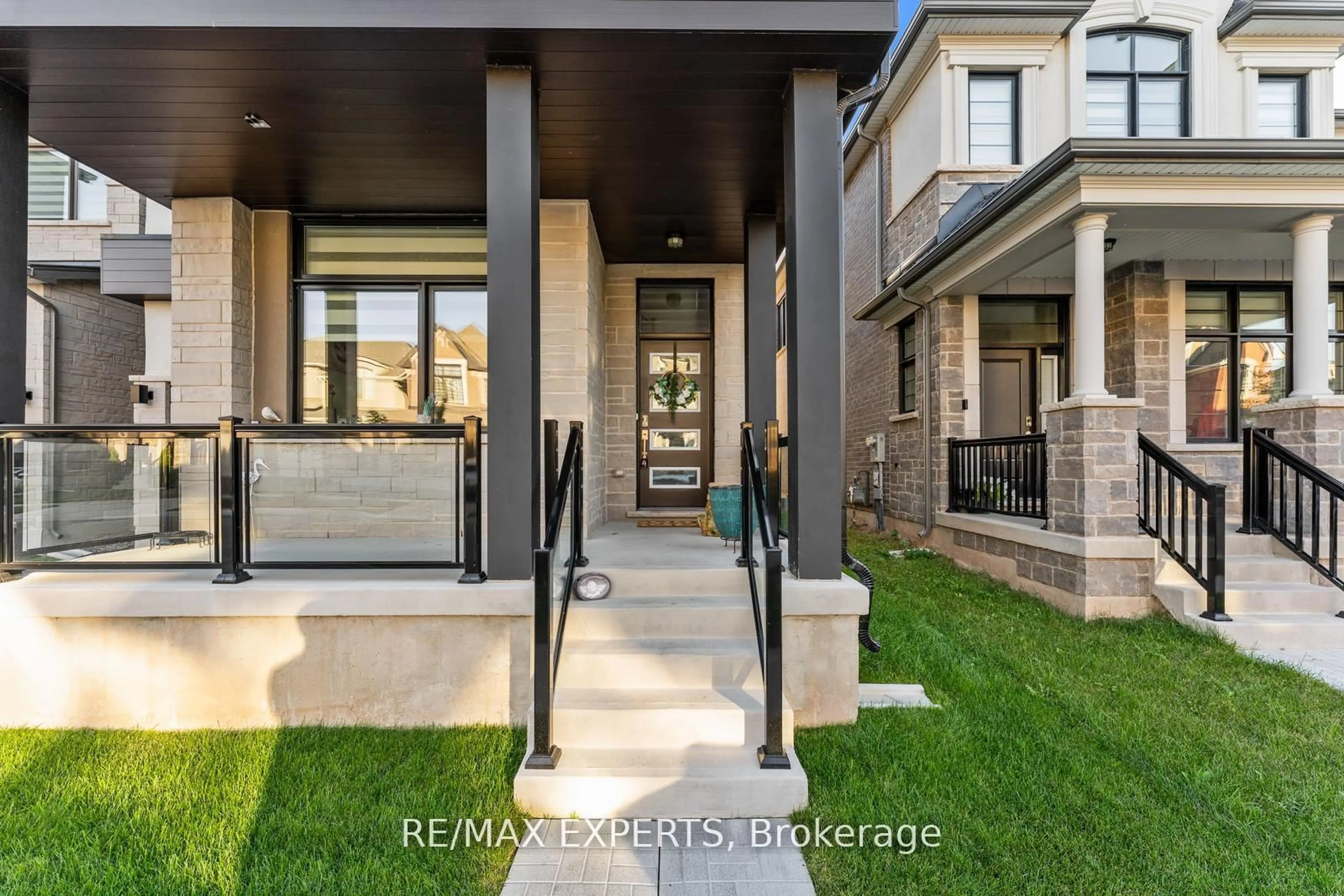Indoor entryway for 3299 Harasym Tr, Oakville Ontario L6H 3S1
