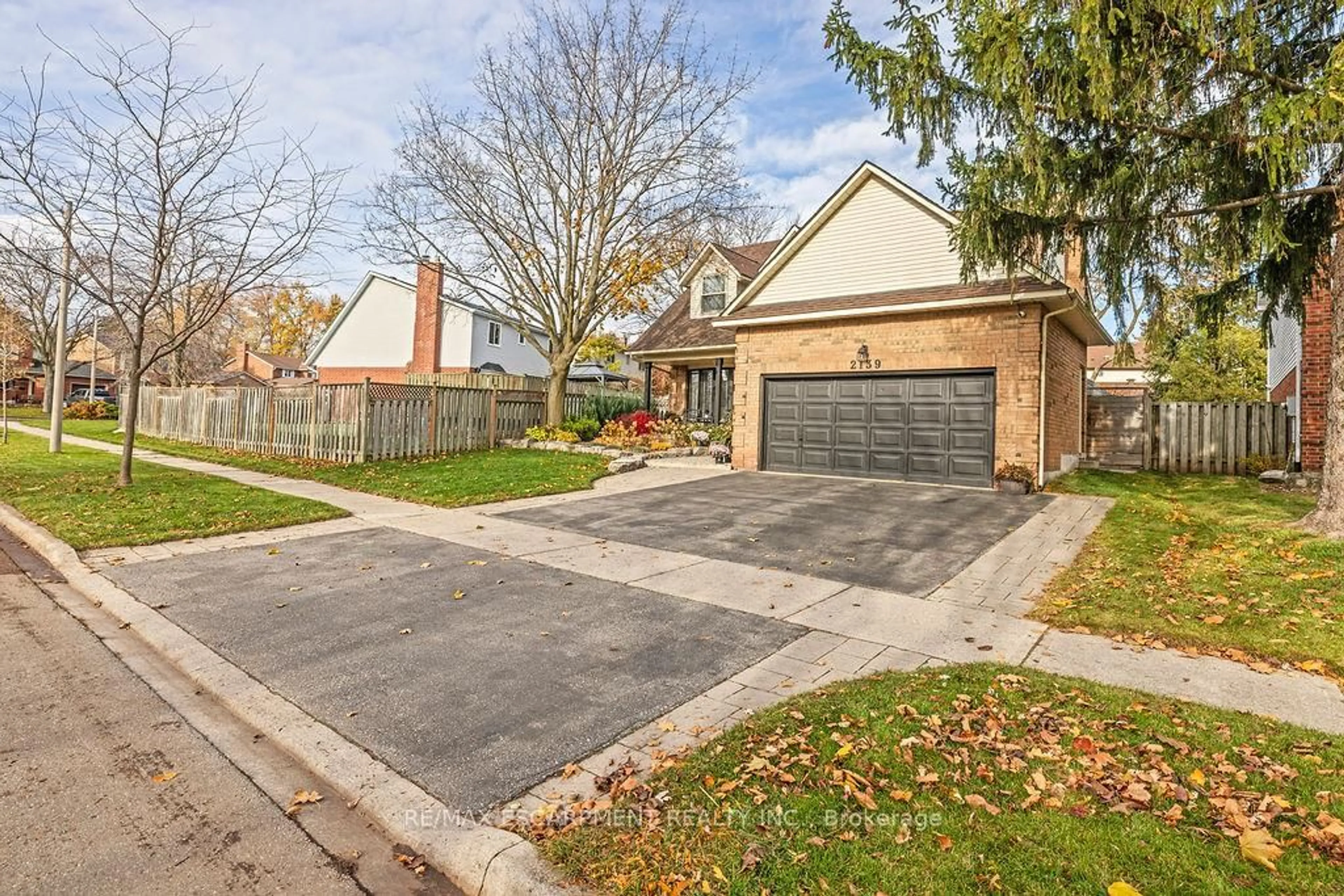 Unknown for 2139 Deerwood Dr, Burlington Ontario L7M 2Y3