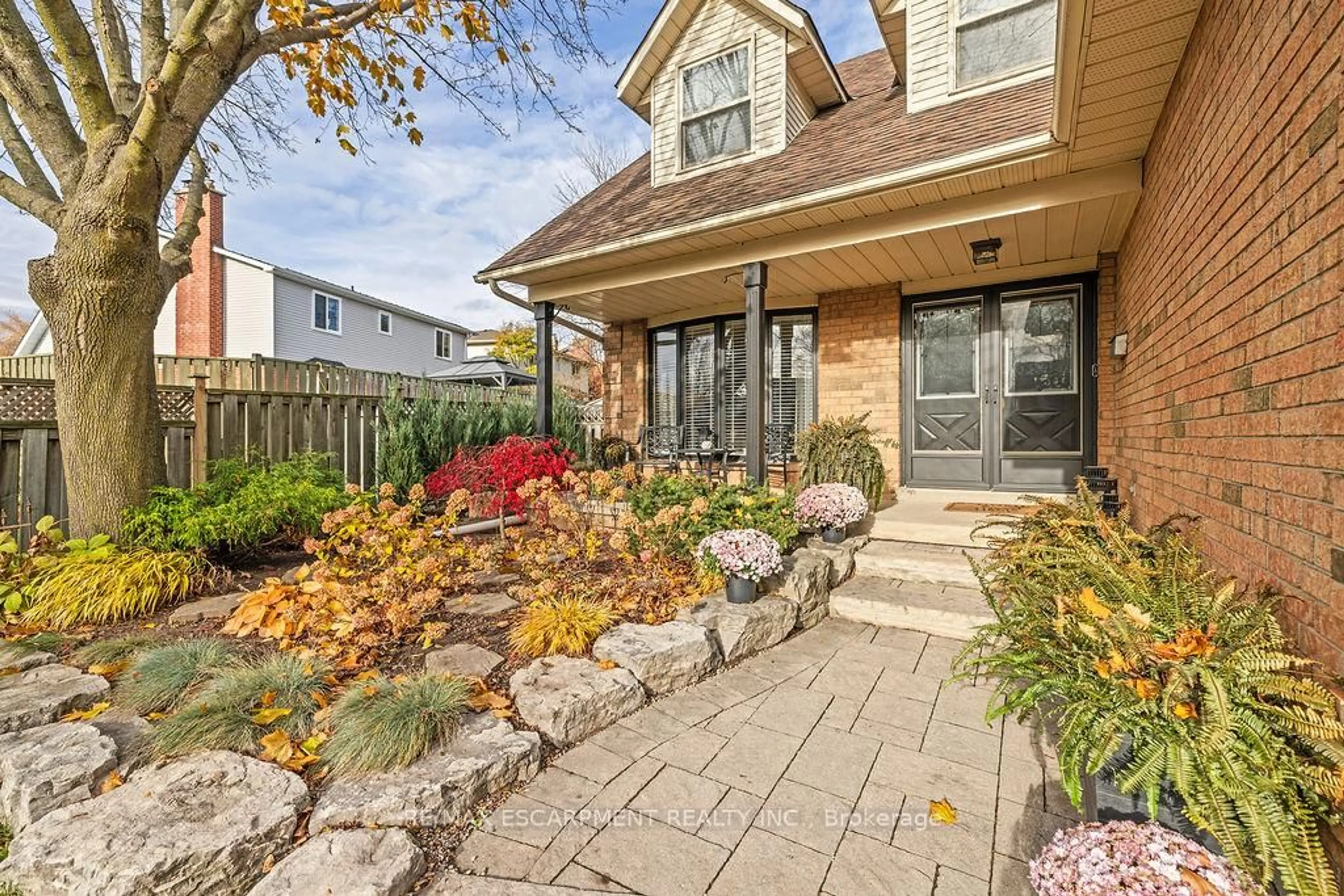 Home with brick exterior material, street for 2139 Deerwood Dr, Burlington Ontario L7M 2Y3