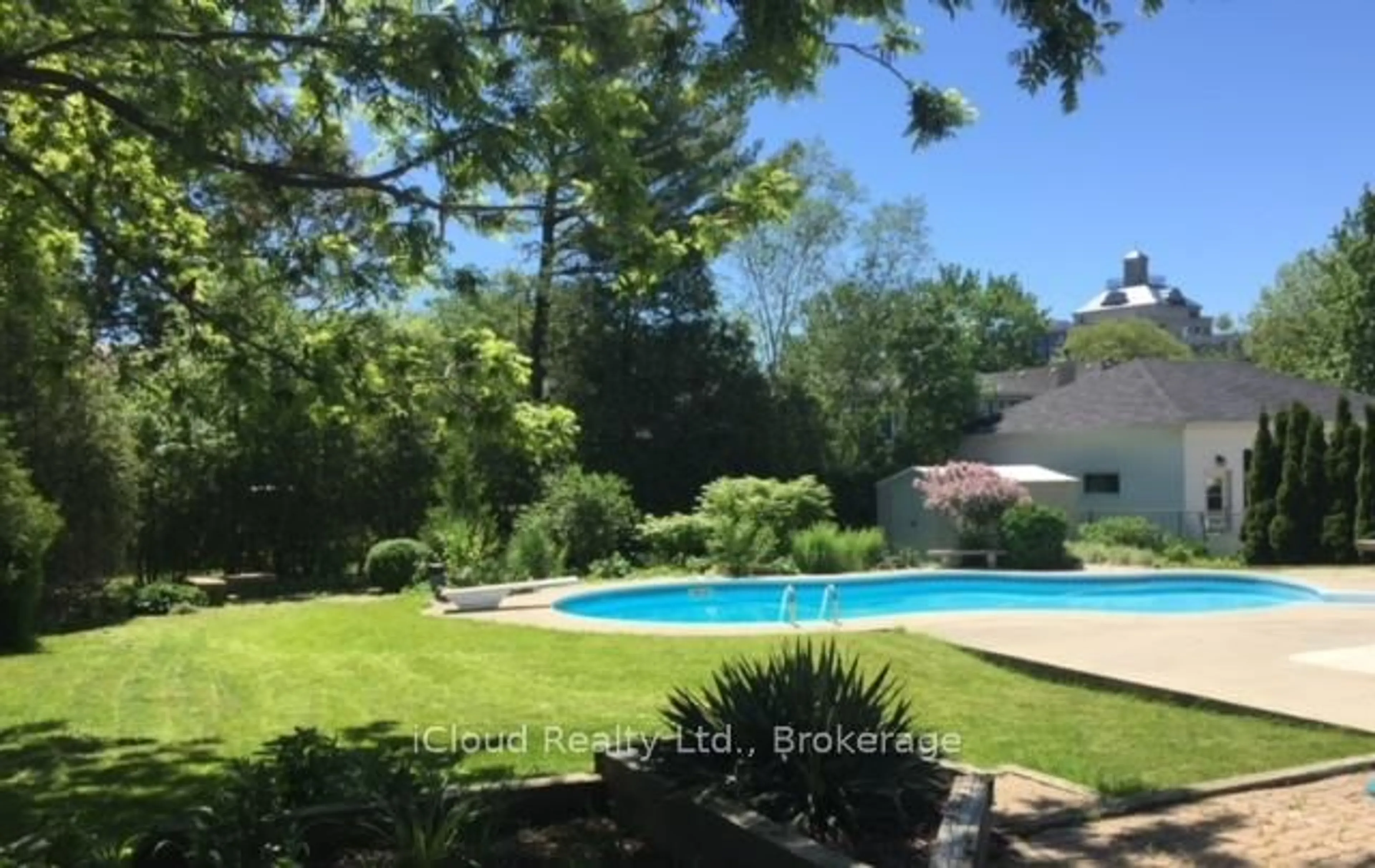 Pool for 2438 Hixon St, Oakville Ontario L6L 1V1