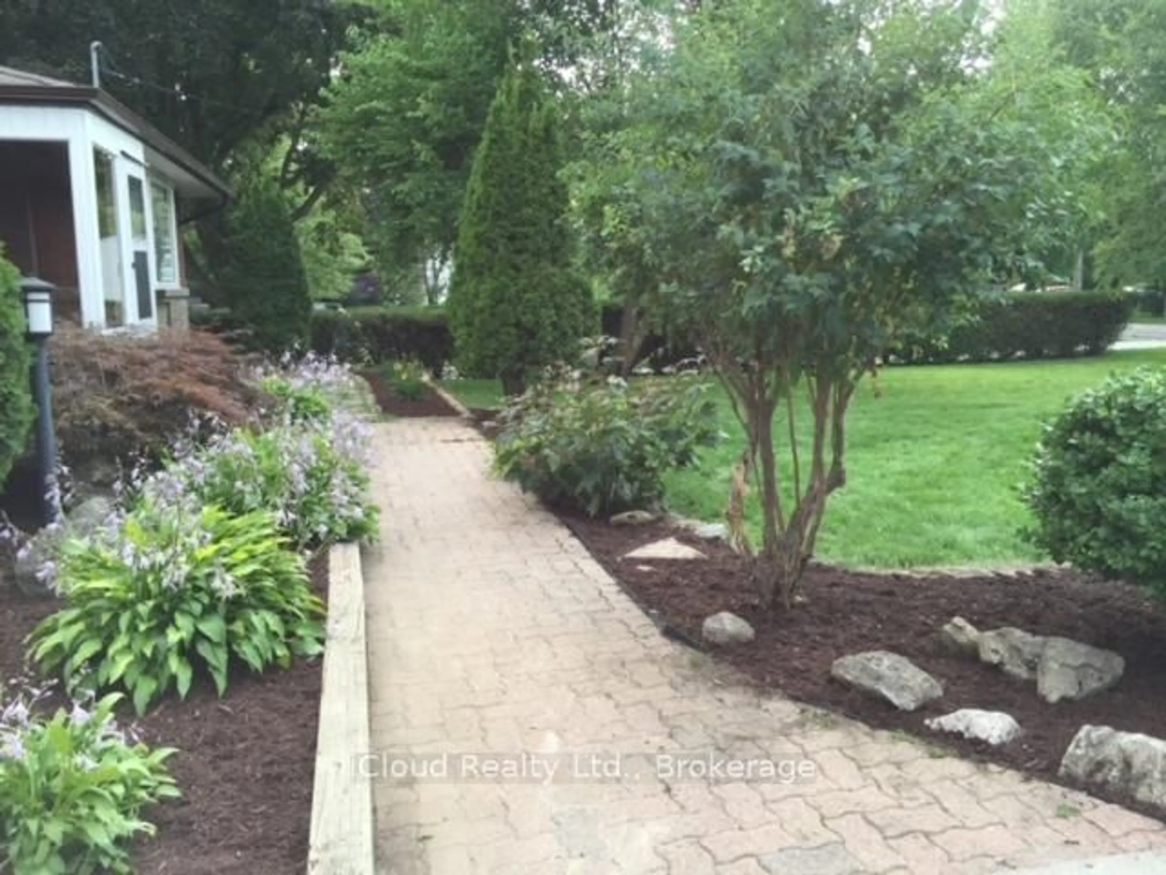 Patio, street for 2438 Hixon St, Oakville Ontario L6L 1V1