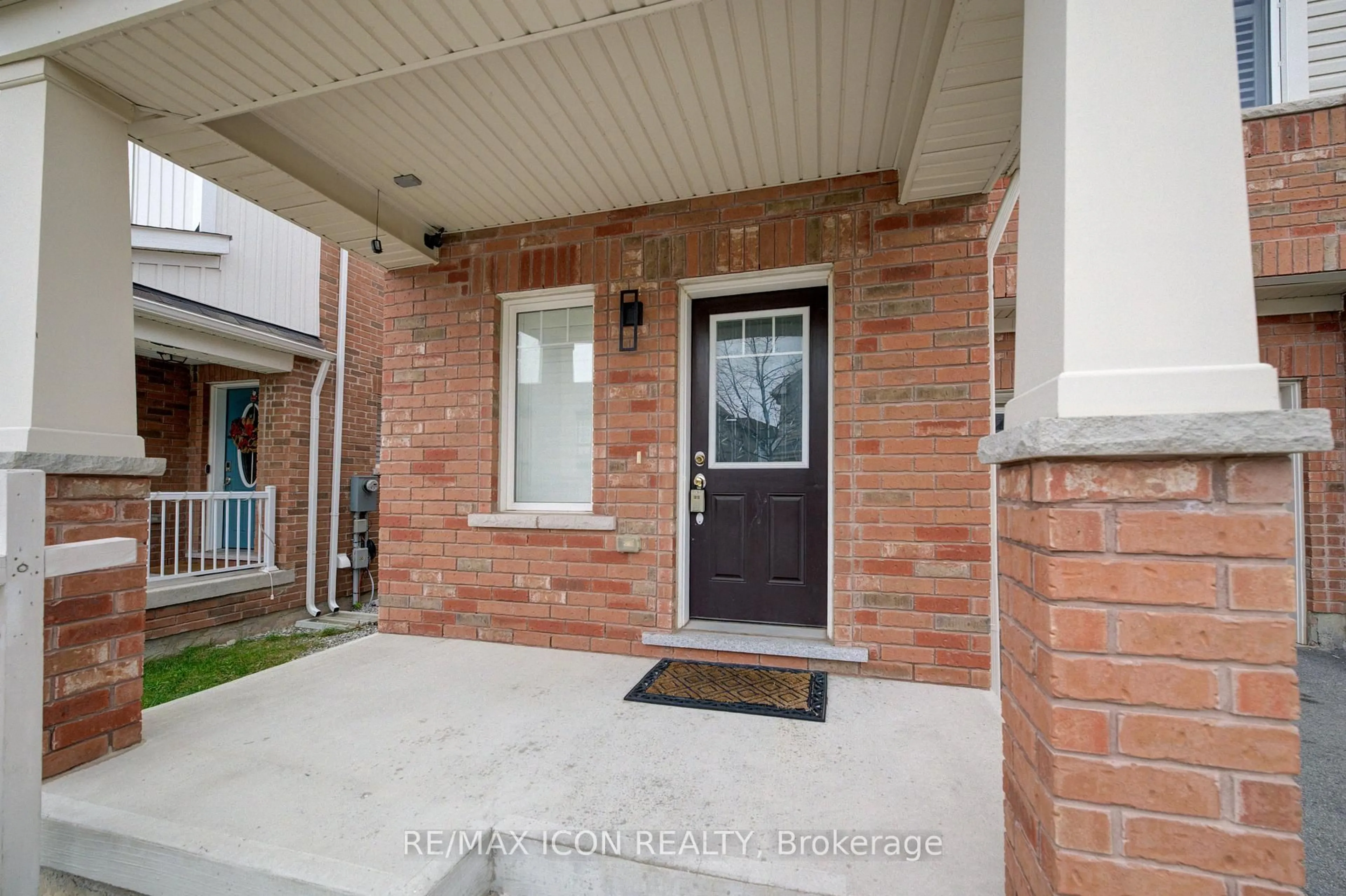 Indoor entryway for 302 Jean Landing, Milton Ontario L9E 1C6