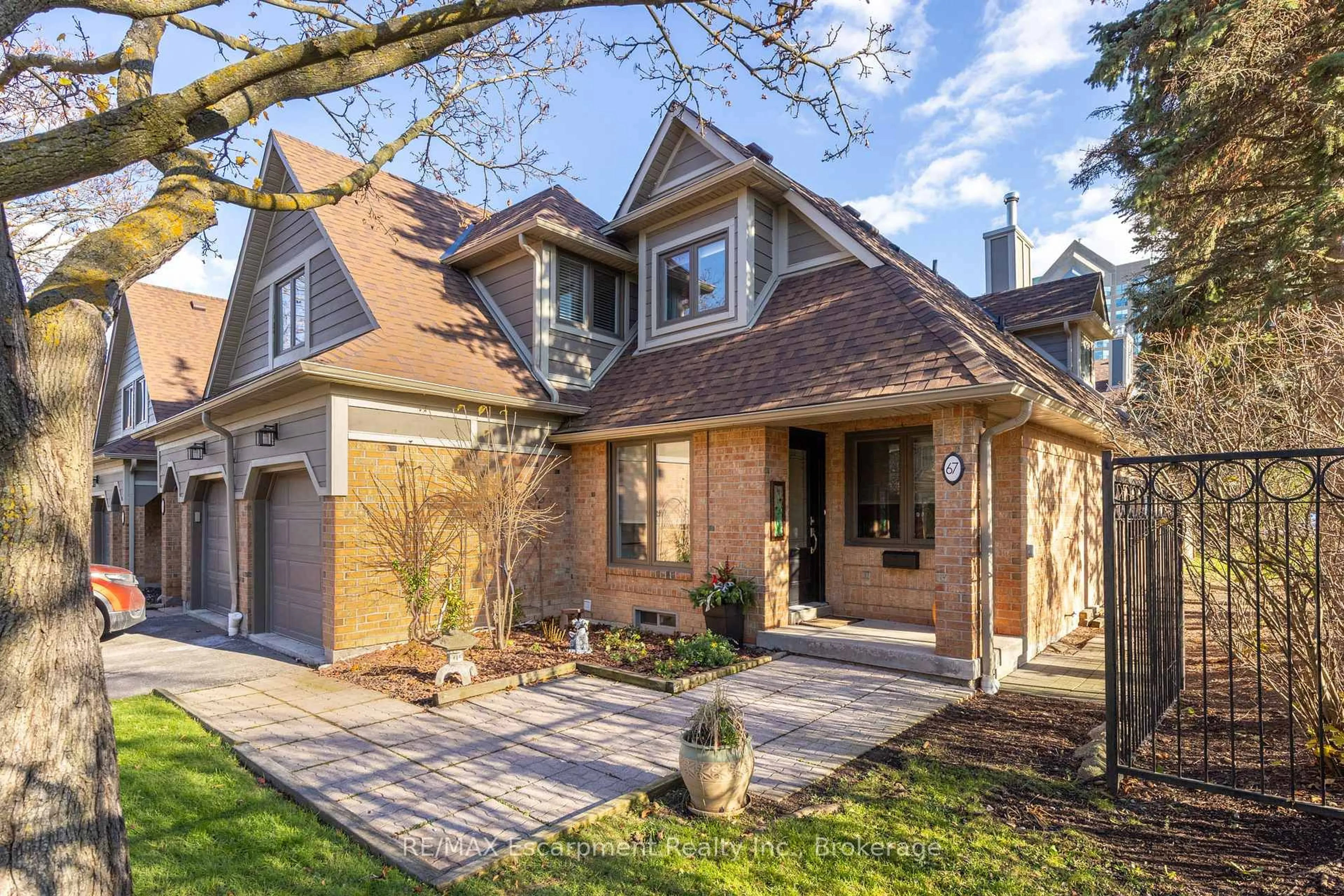 Home with brick exterior material, street for 2199 Burnhamthorpe Rd #67, Mississauga Ontario L5L 5M7