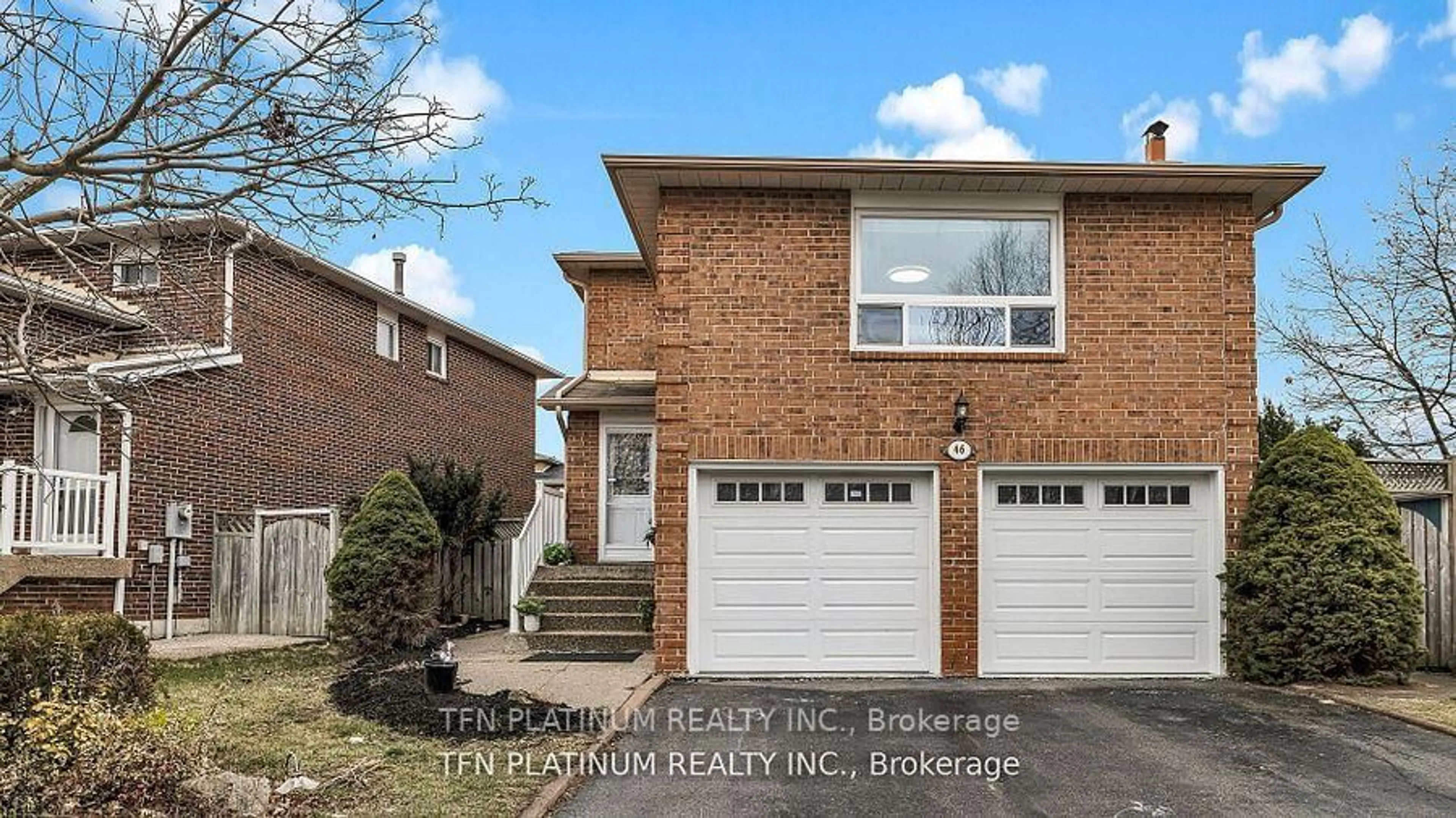 Home with brick exterior material, street for 46 Colchester Ave, Brampton Ontario L6Z 3S5