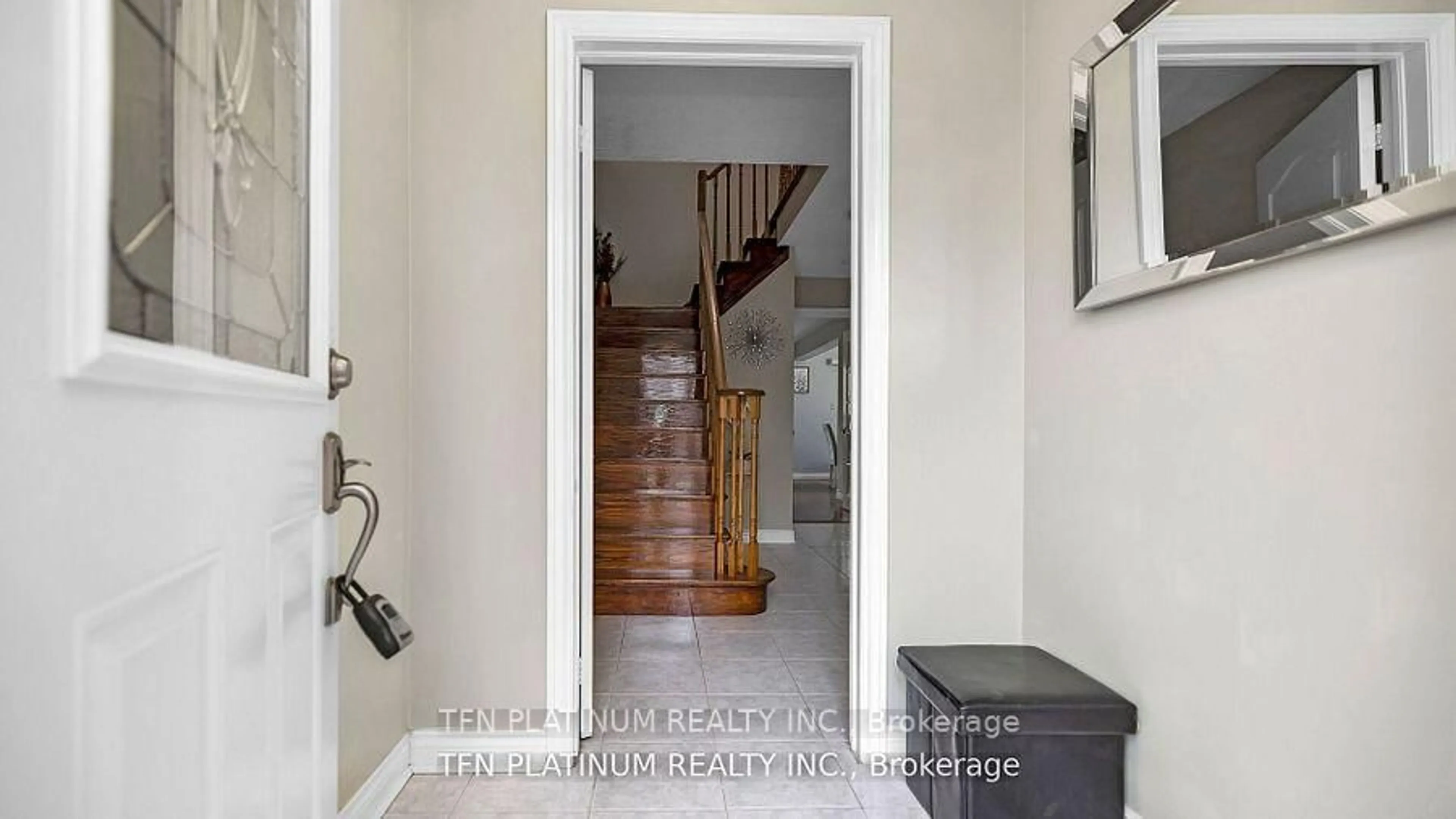 Indoor entryway for 46 Colchester Ave, Brampton Ontario L6Z 3S5