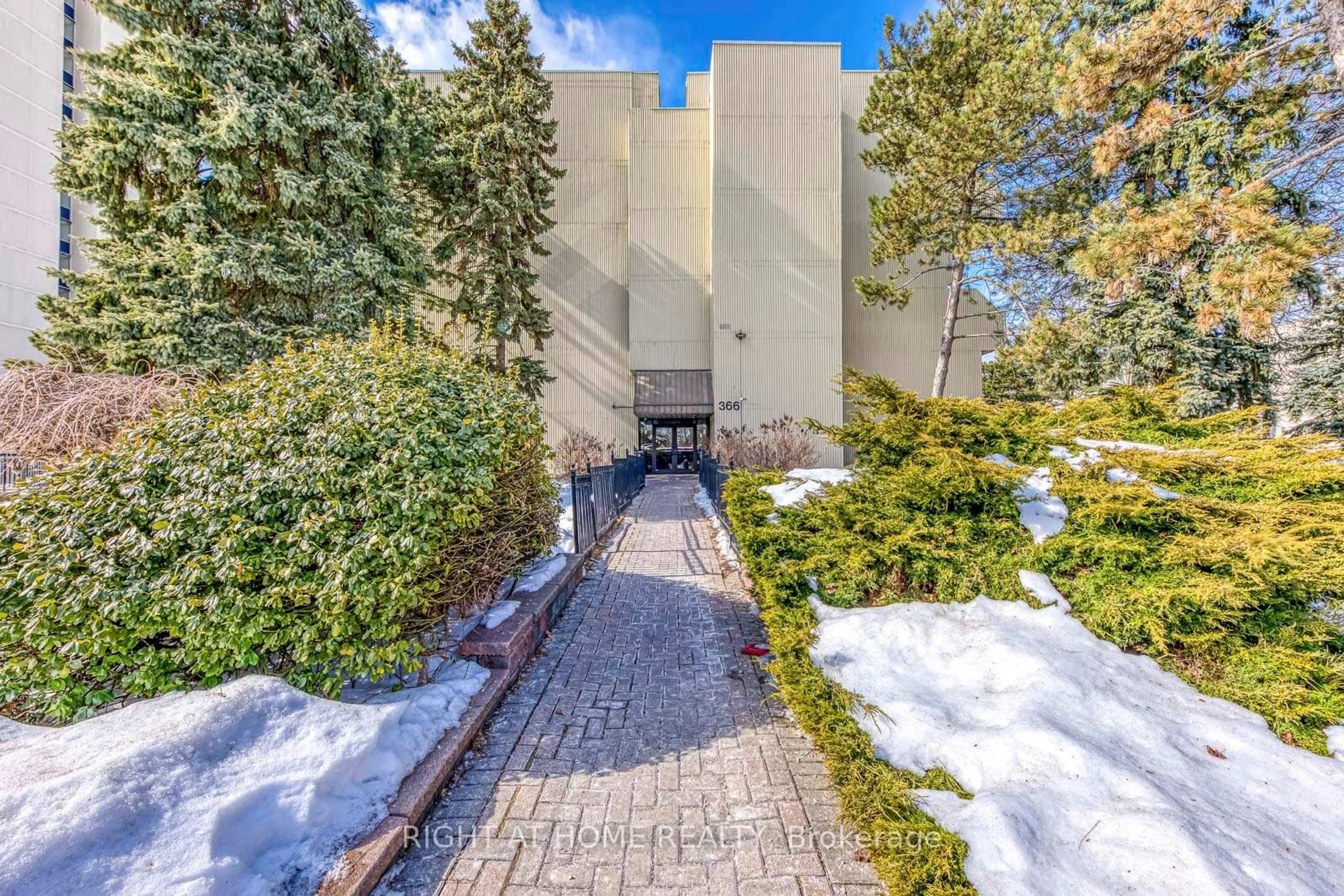 Indoor foyer for 366 The East Mall #103, Toronto Ontario M9B 6C6