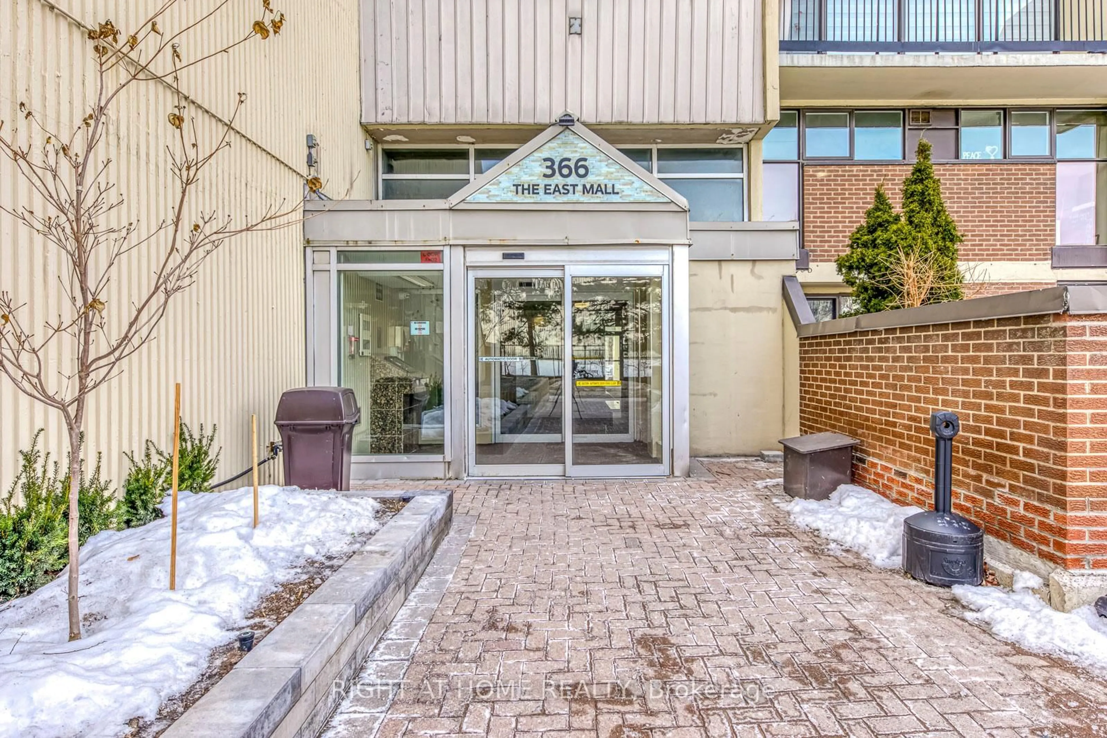 Indoor foyer for 366 The East Mall #103, Toronto Ontario M9B 6C6