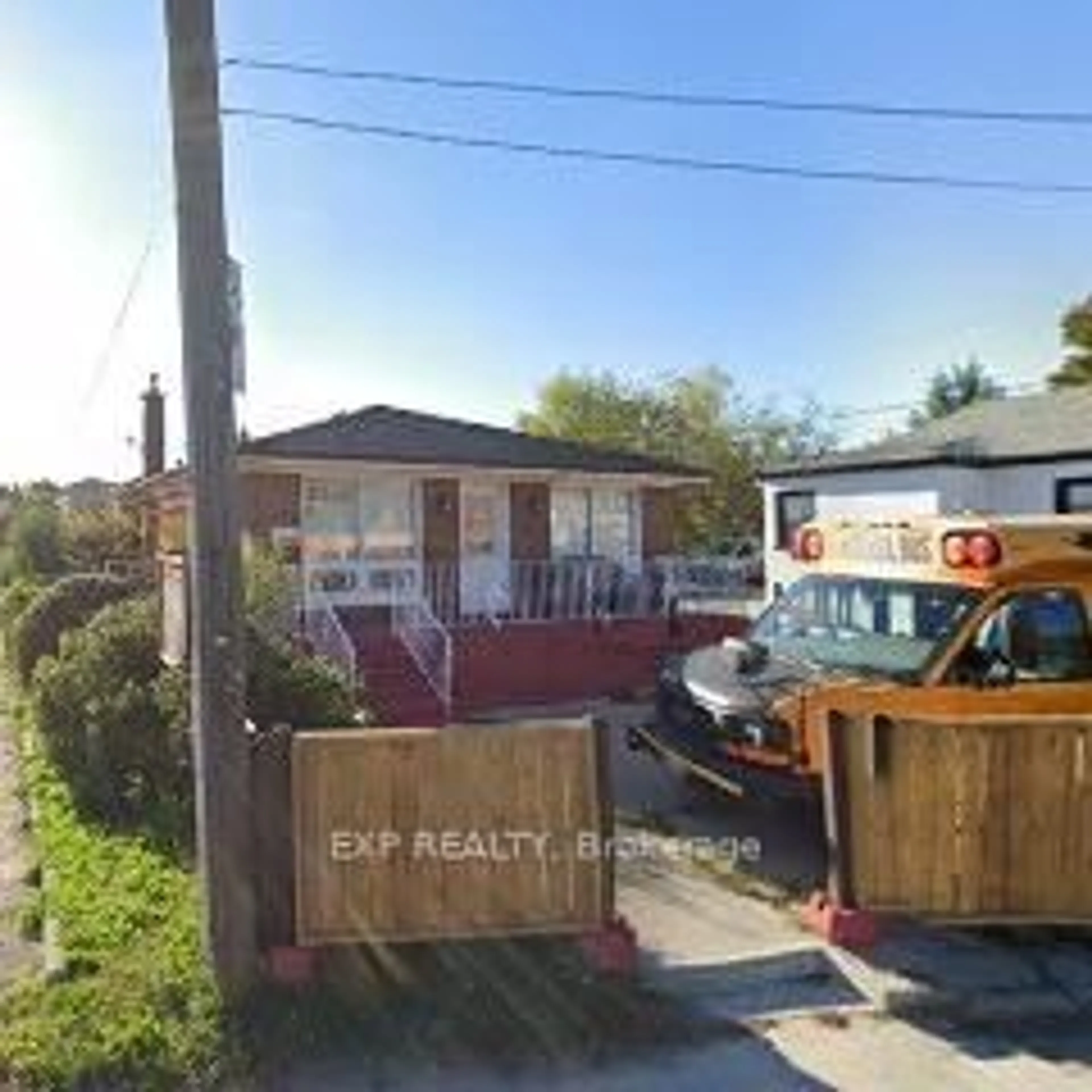 A pic from outside/outdoor area/front of a property/back of a property/a pic from drone, unknown for 2818 Weston Rd, Toronto Ontario M9M 2R9