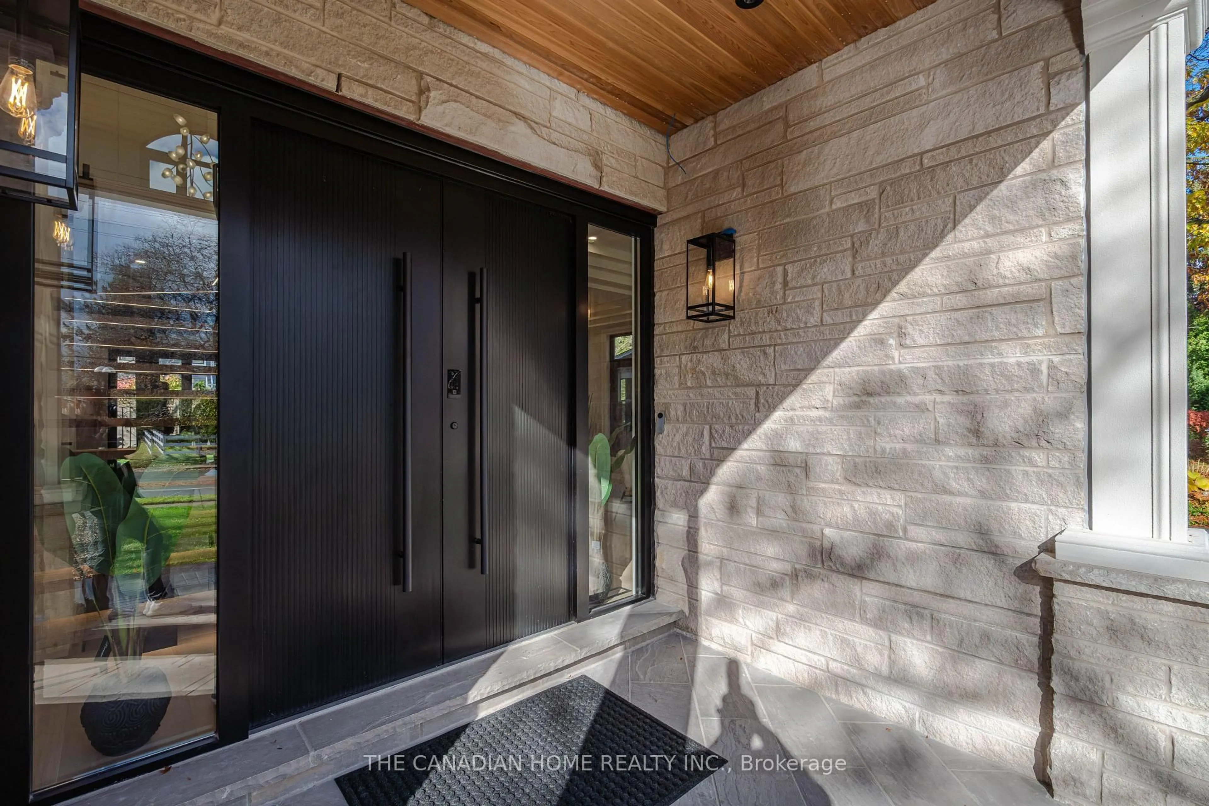 Indoor entryway for 499 Rebecca St, Oakville Ontario L6K 1K8