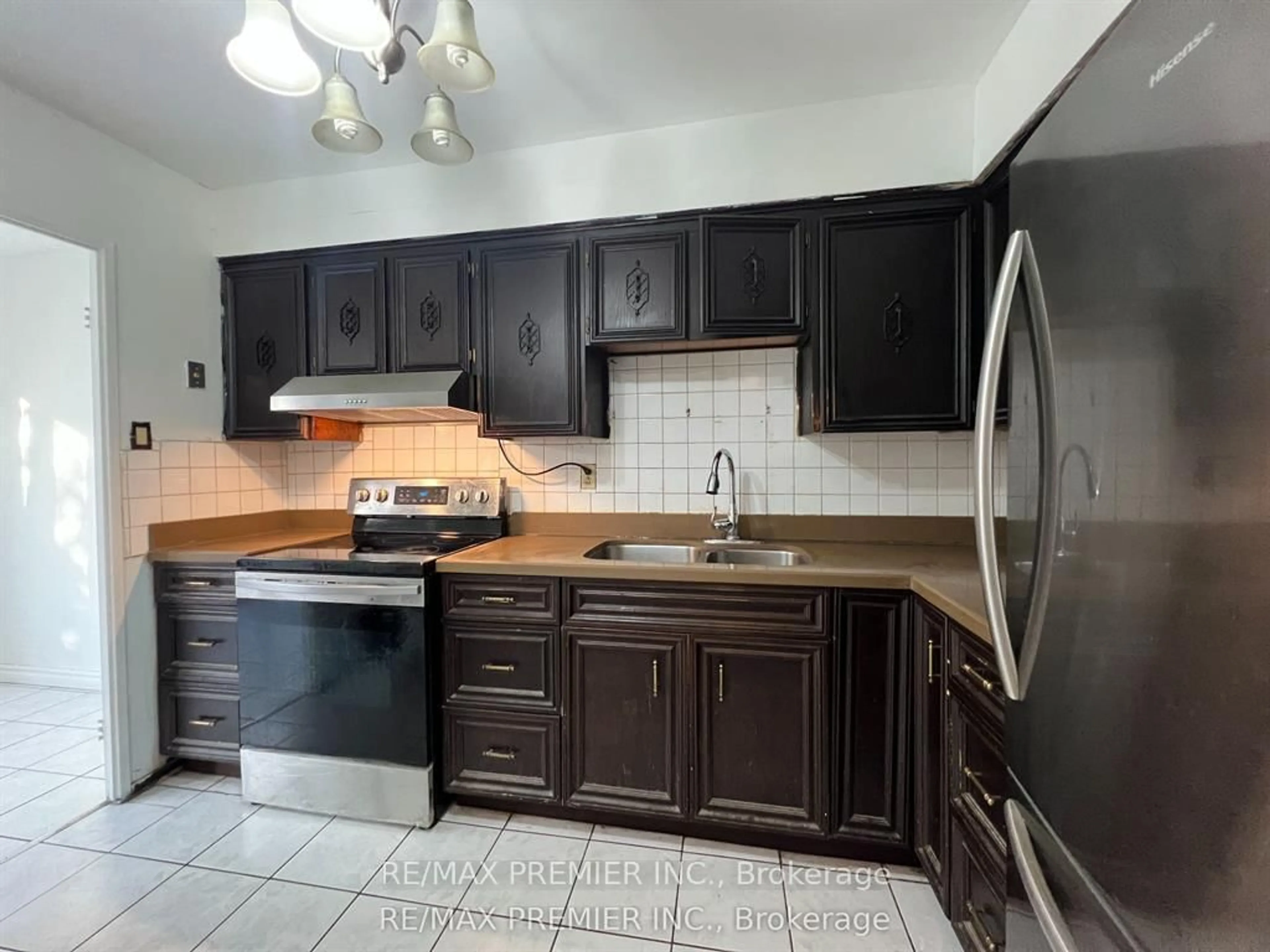 Standard kitchen, unknown for 10 Eddystone Ave #234, Toronto Ontario M3N 2T2