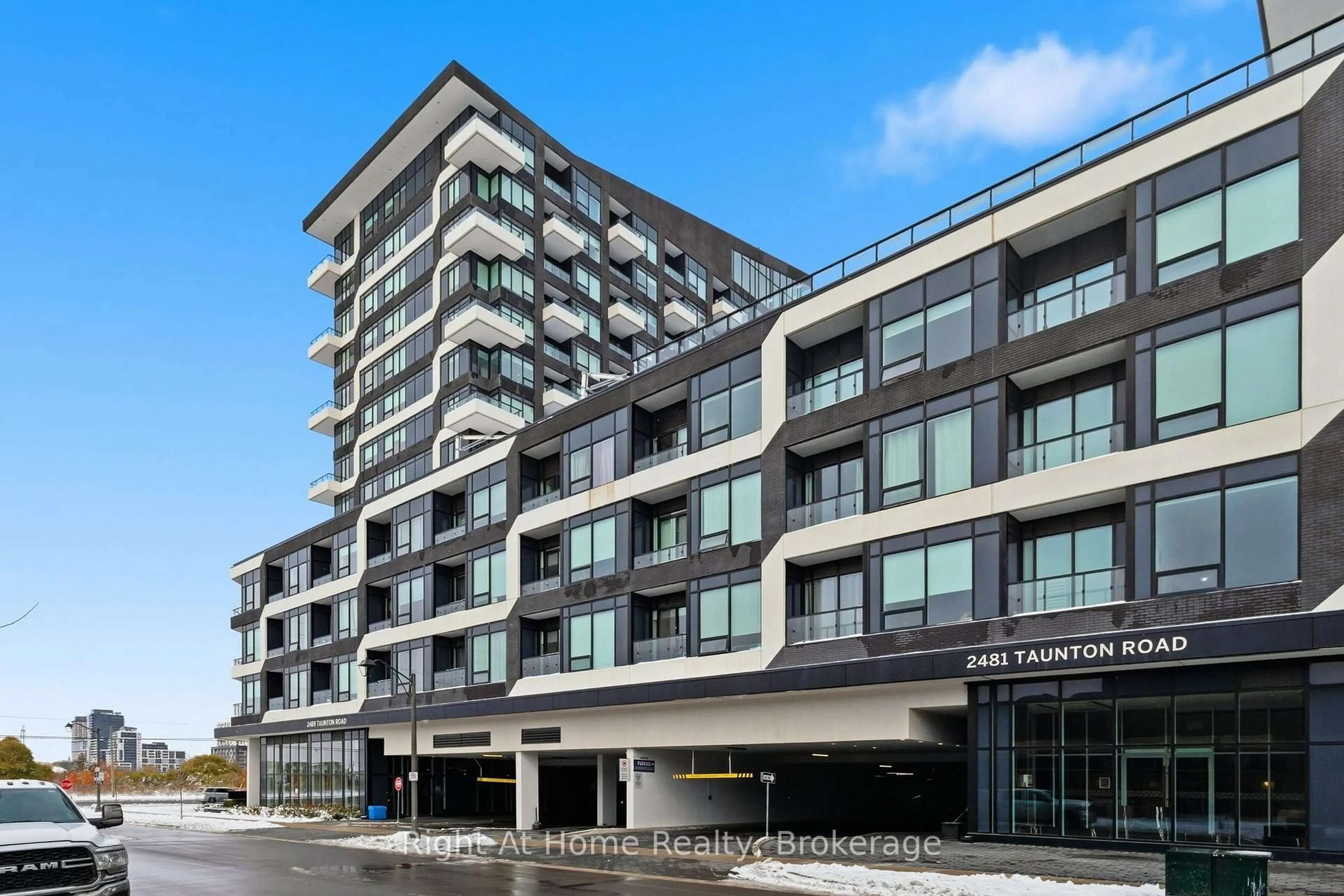 Unknown for 2489 Taunton Rd #815, Oakville Ontario L6H 3R8