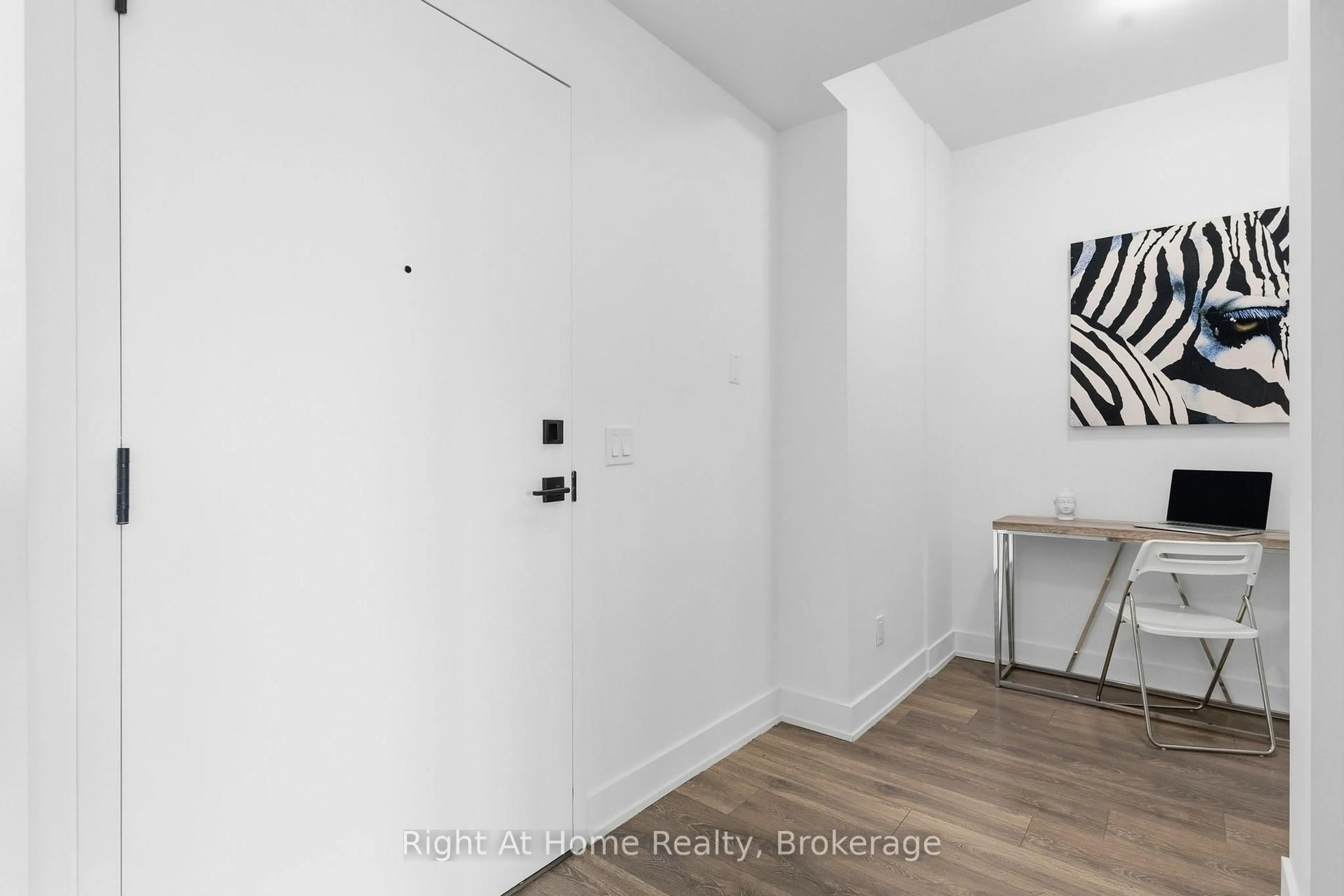 Unknown for 2489 Taunton Rd #815, Oakville Ontario L6H 3R8