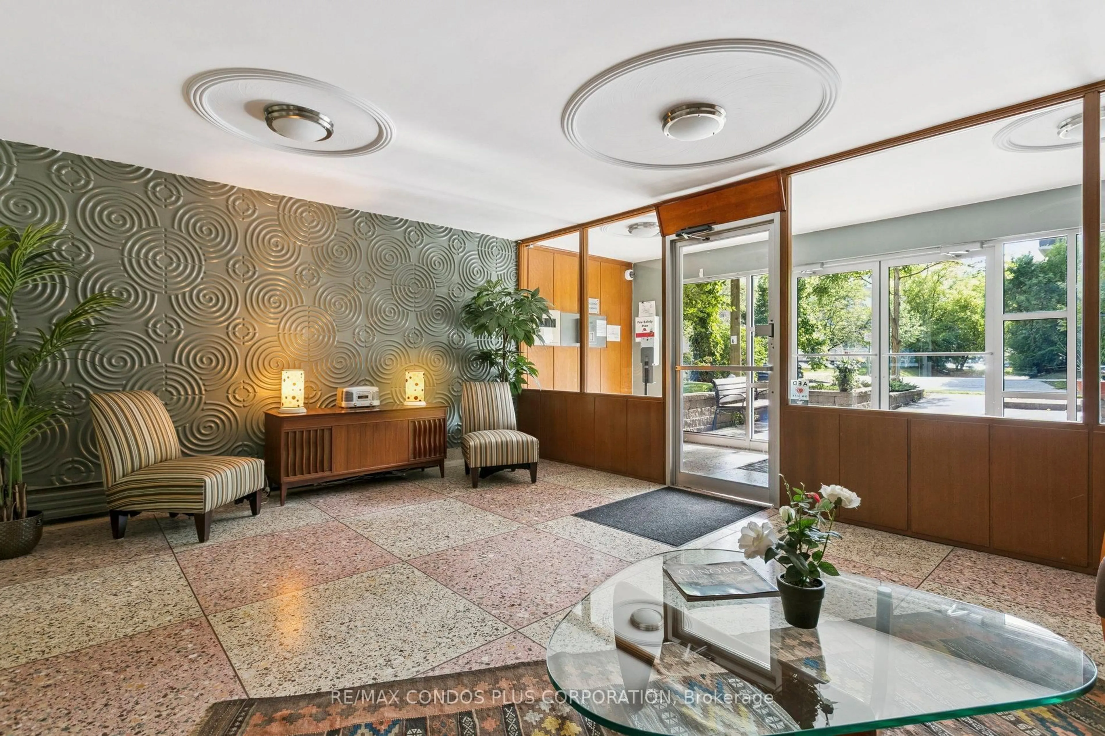 Lobby for 185 Stephen Dr #101, Toronto Ontario M8Y 3N5