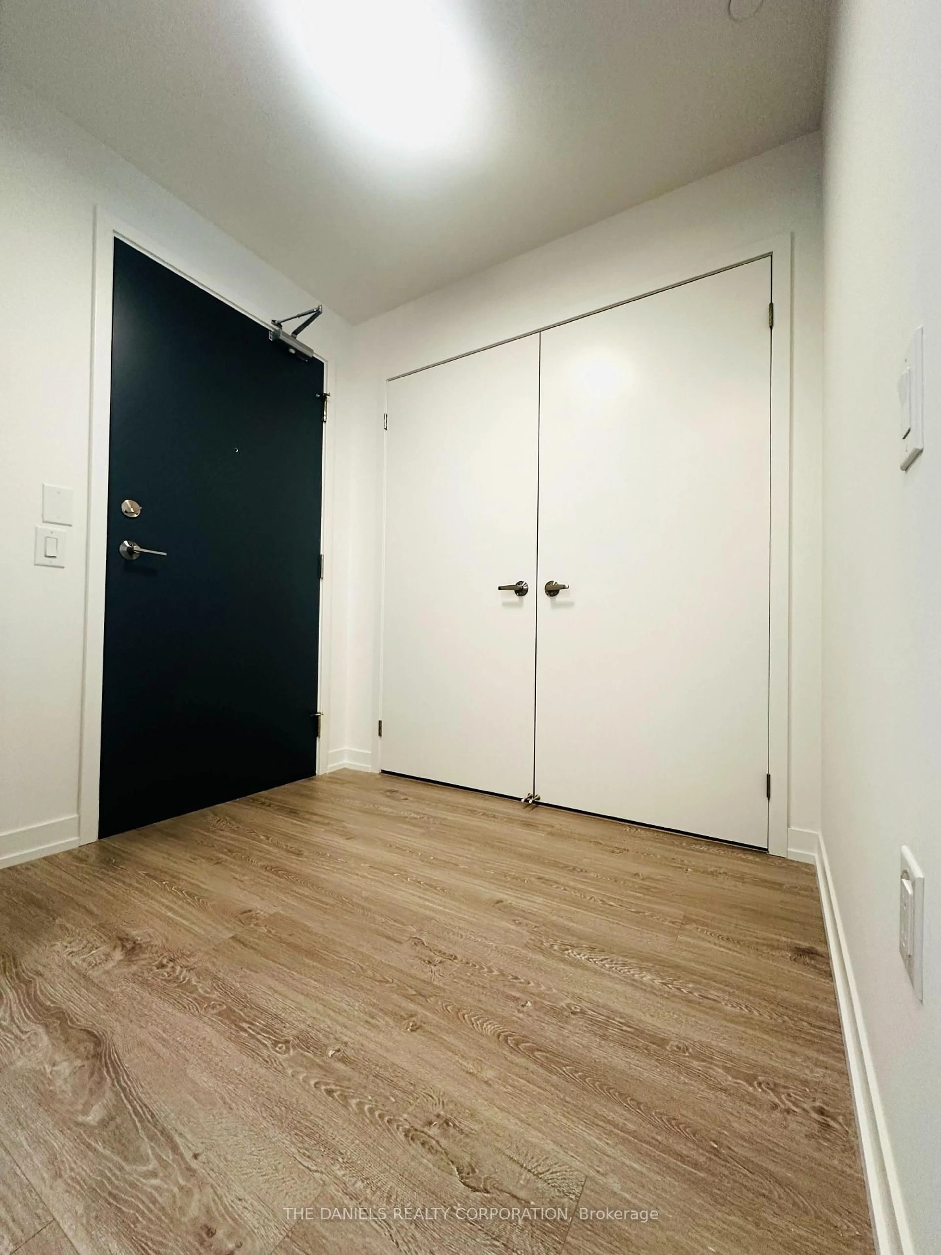A pic of a room for 2485 Eglinton Ave #809, Mississauga Ontario L5M 2T1
