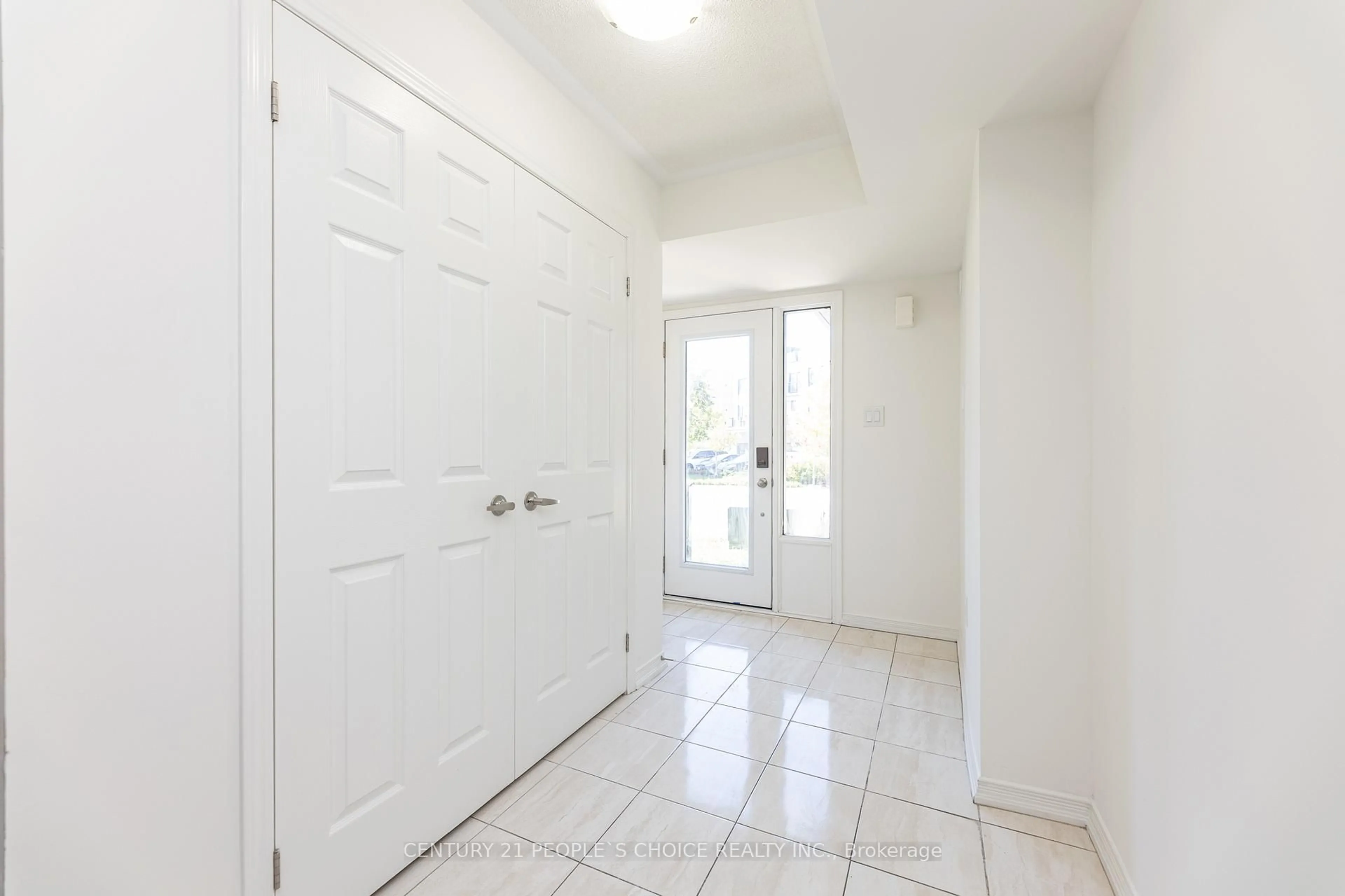 Indoor entryway for 49 Woodstream Dr, Toronto Ontario M9W 6T4