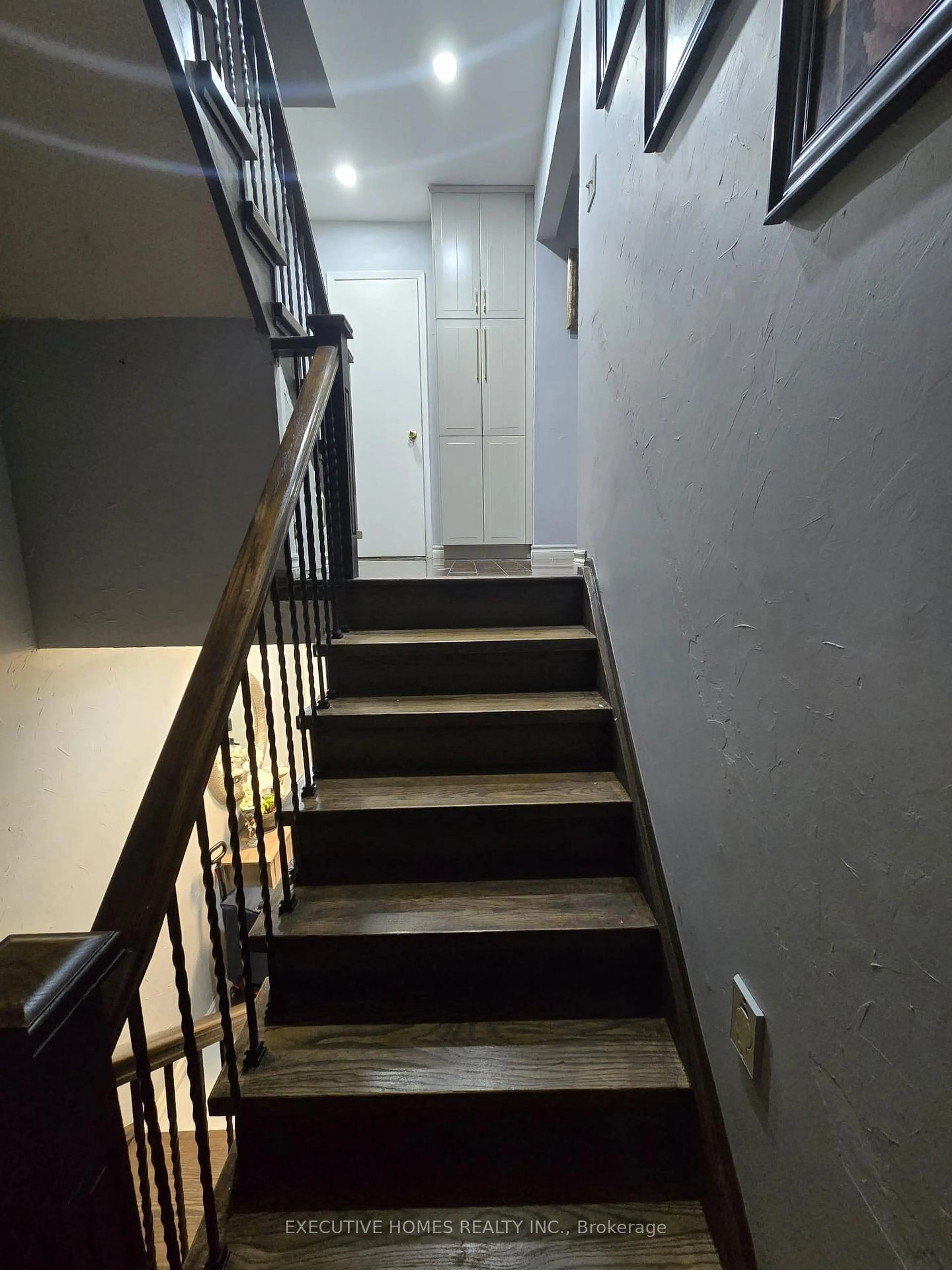 Stairs for 61 Collins Cres, Brampton Ontario L6V 3N1