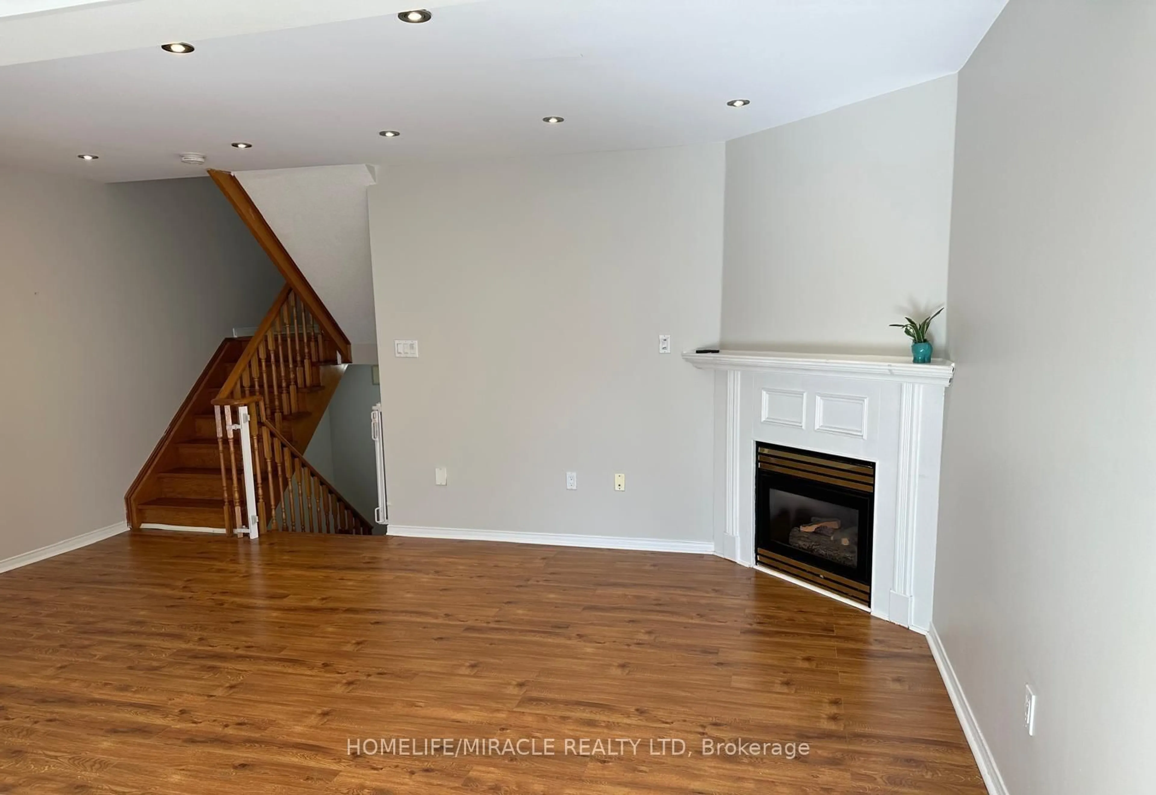 A pic of a room for 1588 South Parade Crt #67, Mississauga Ontario L5M 6E7