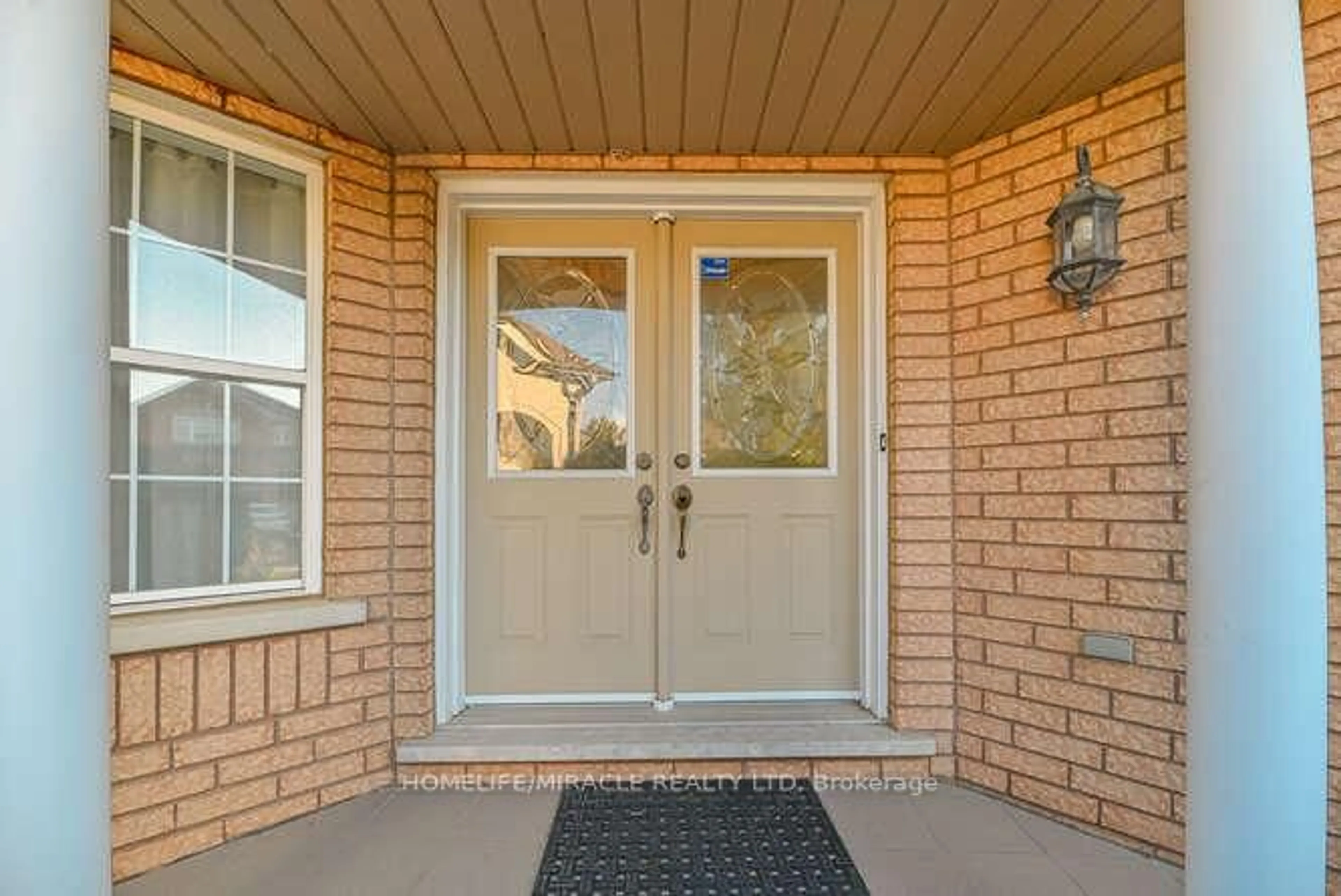 Indoor entryway for 7 Sheepberry Terr, Brampton Ontario L7A 2B6
