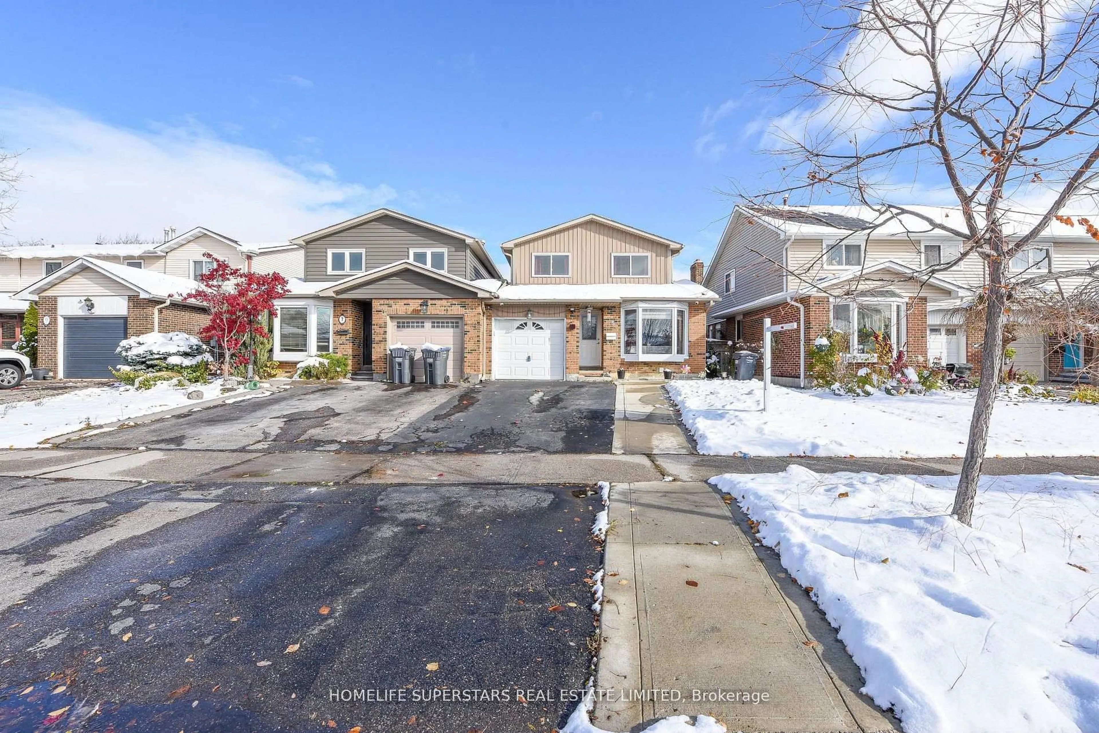 A pic from outside/outdoor area/front of a property/back of a property/a pic from drone, street for 5 Norbert Rd, Brampton Ontario L6Y 2J9