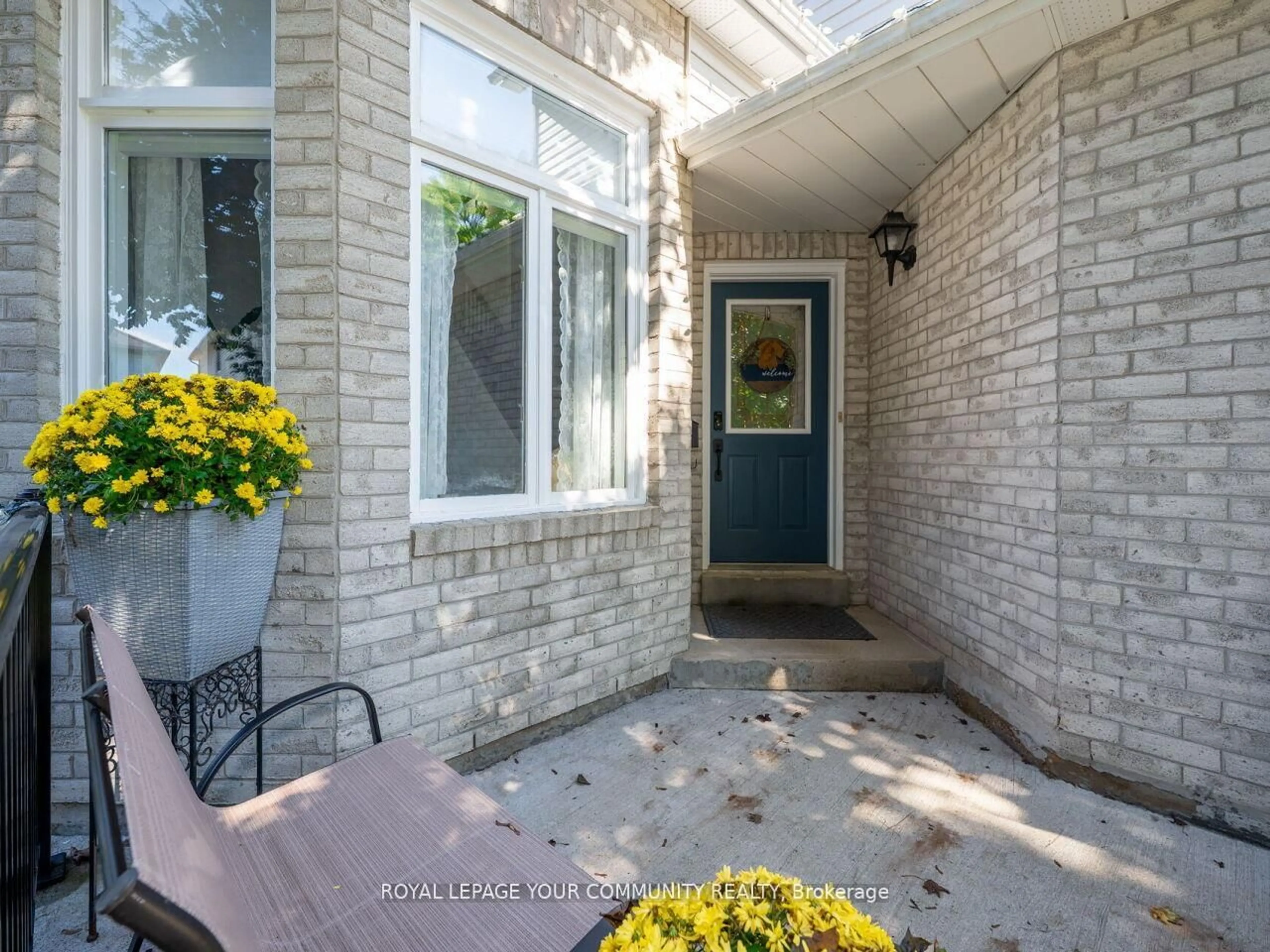 Indoor entryway for 2 Lawton Crt, Orangeville Ontario L9W 4X4