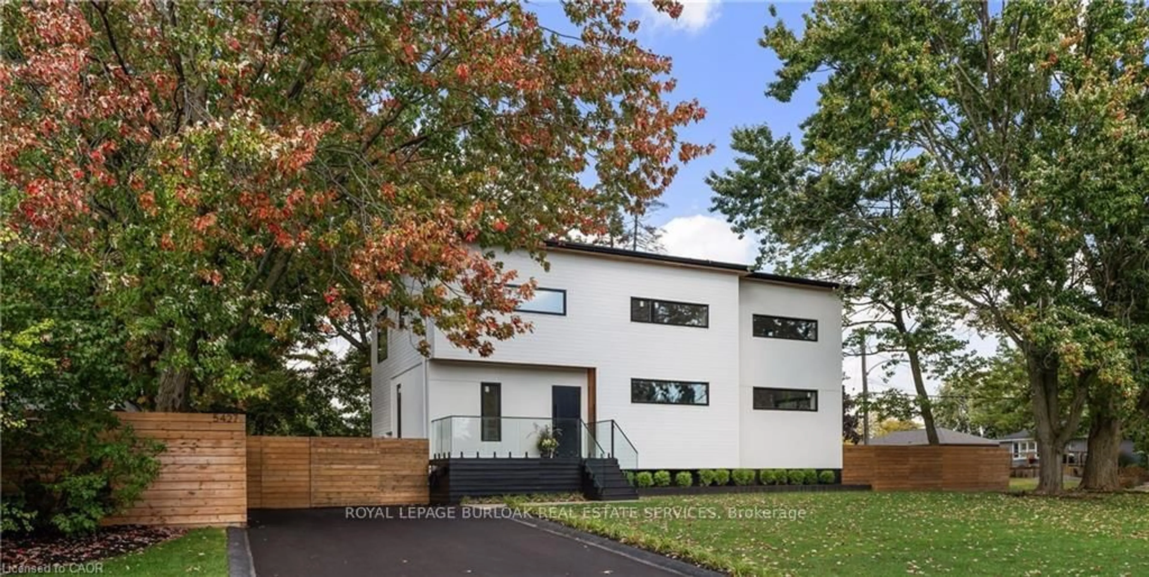 Home with brick exterior material, street for 5427 ANTHONY Pl, Burlington Ontario L7L 3G9