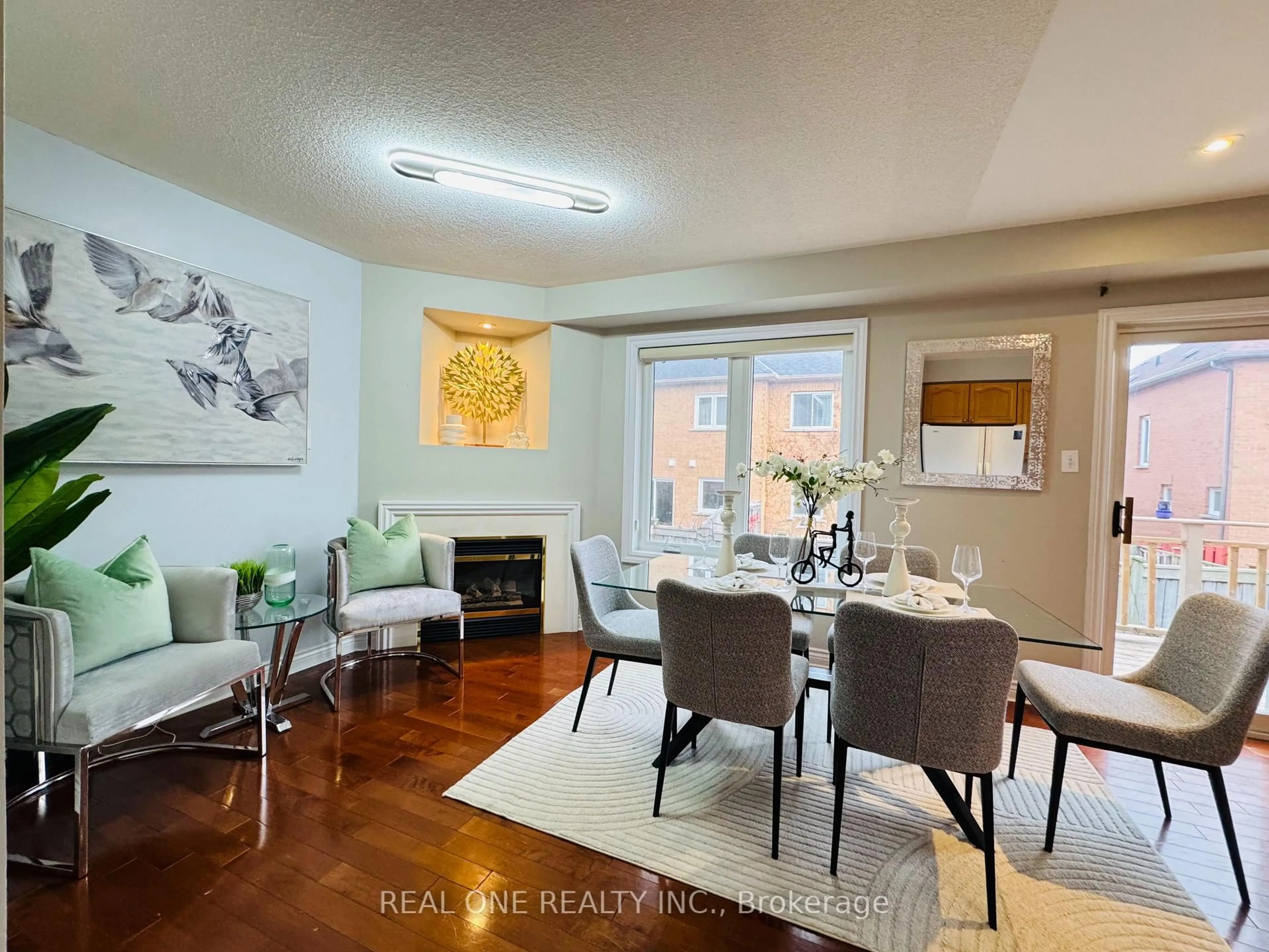 Dining room, unknown for 2470 Bankside Dr, Mississauga Ontario L5M 6E6