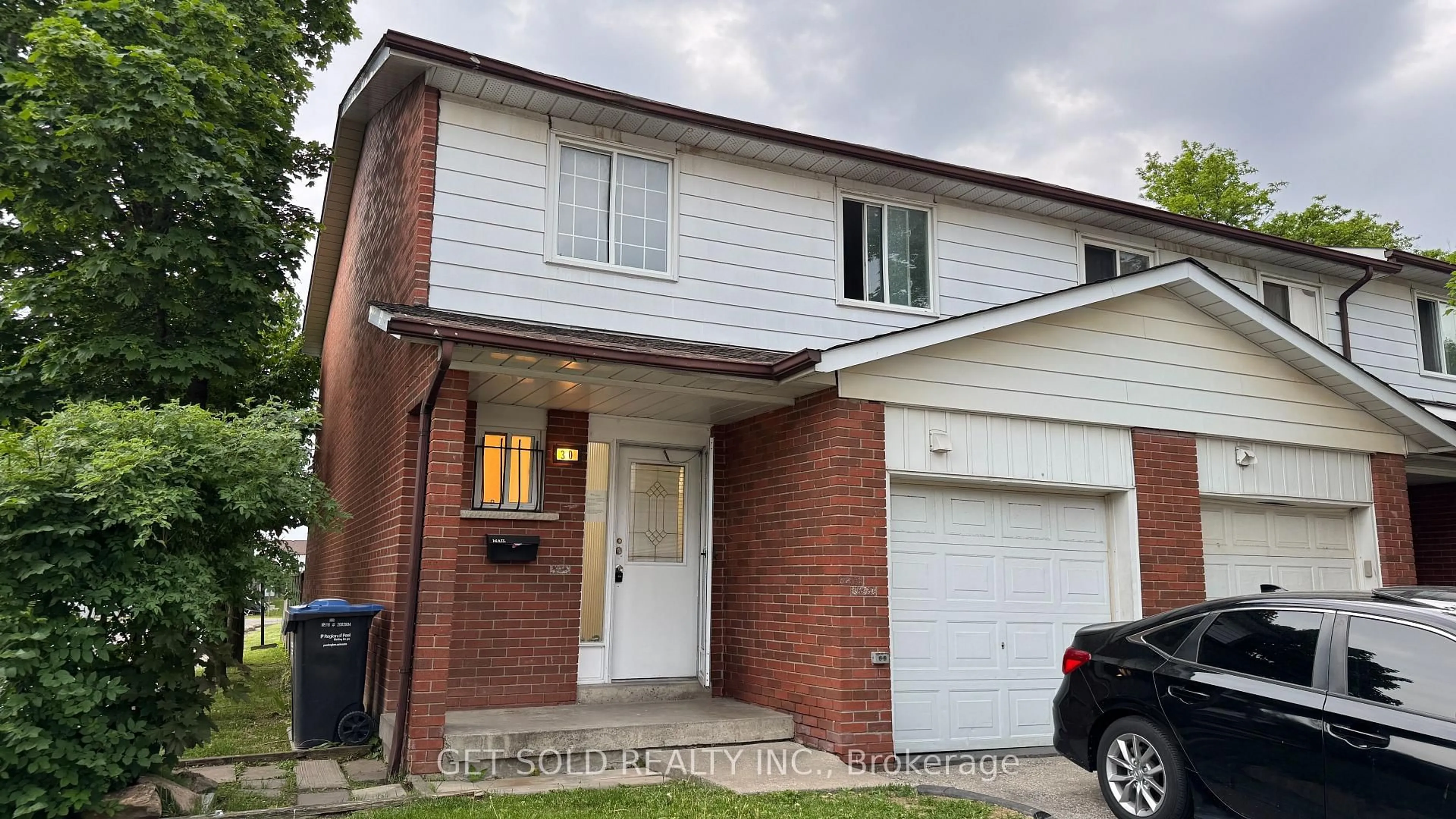 Home with brick exterior material, street for 7560 Goreway Dr #30, Mississauga Ontario L4T 2V2