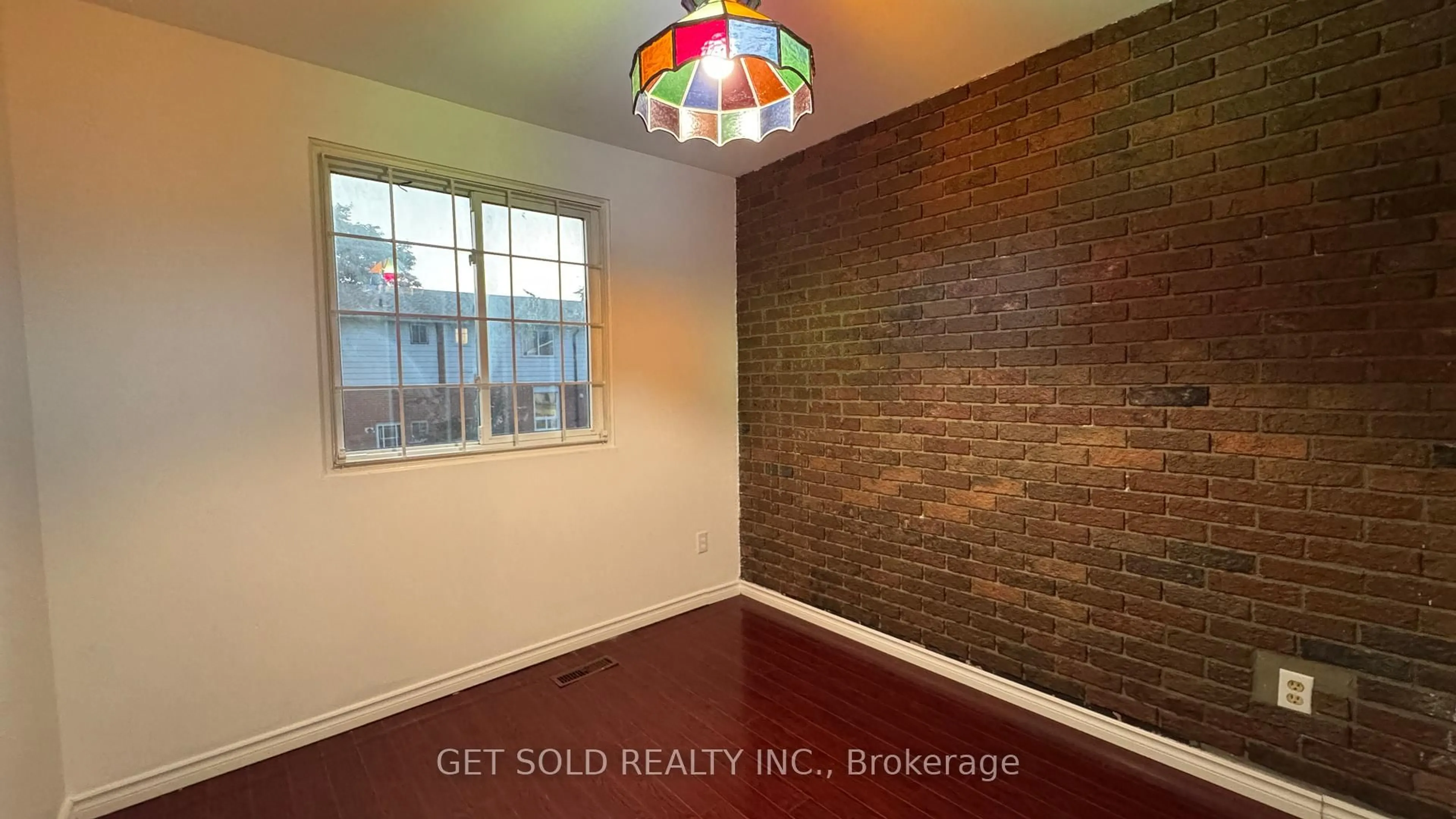 A pic of a room for 7560 Goreway Dr #30, Mississauga Ontario L4T 2V2