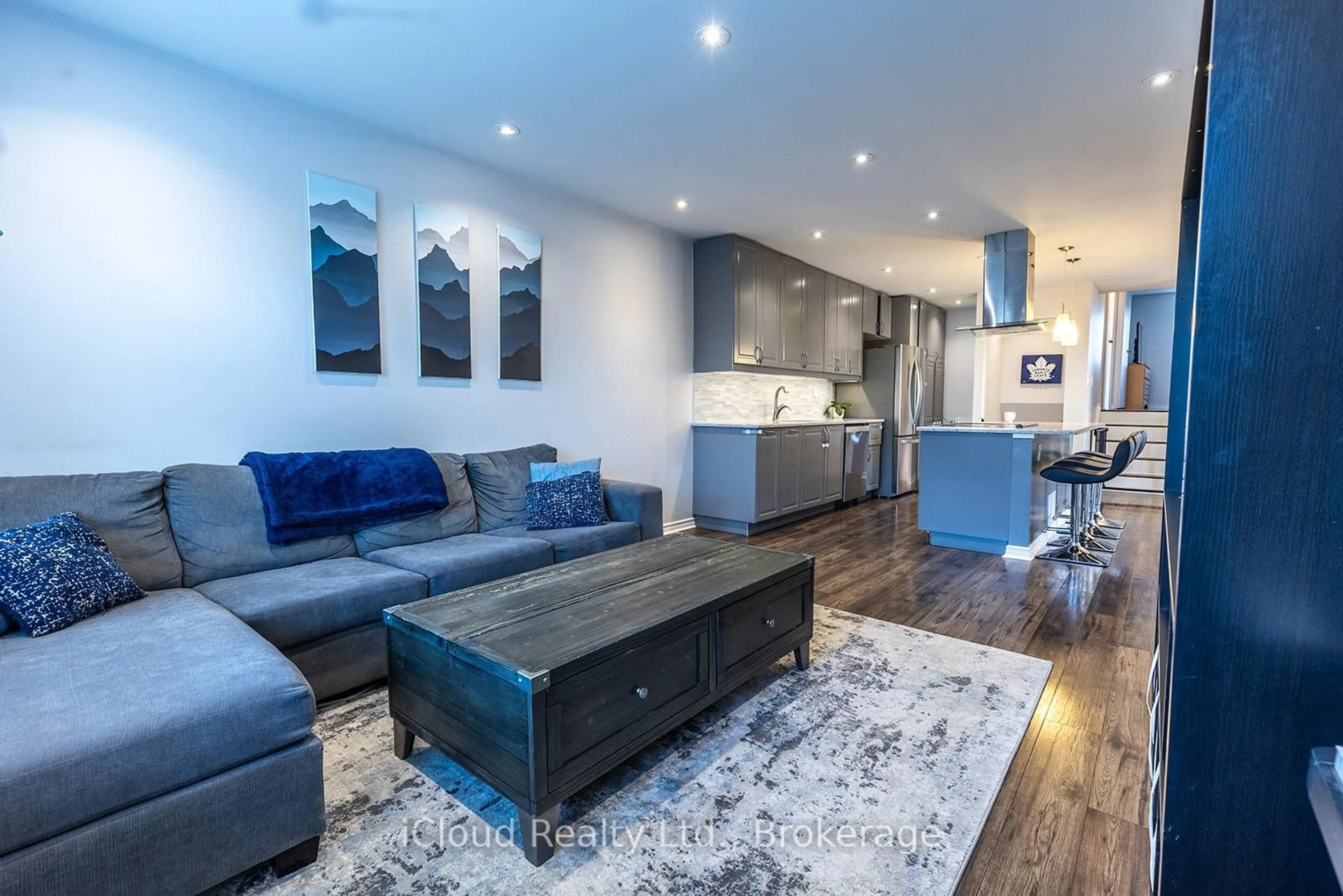 Living room with furniture, wood/laminate floor for 2253 Melissa Cres, Burlington Ontario L7P 3T4