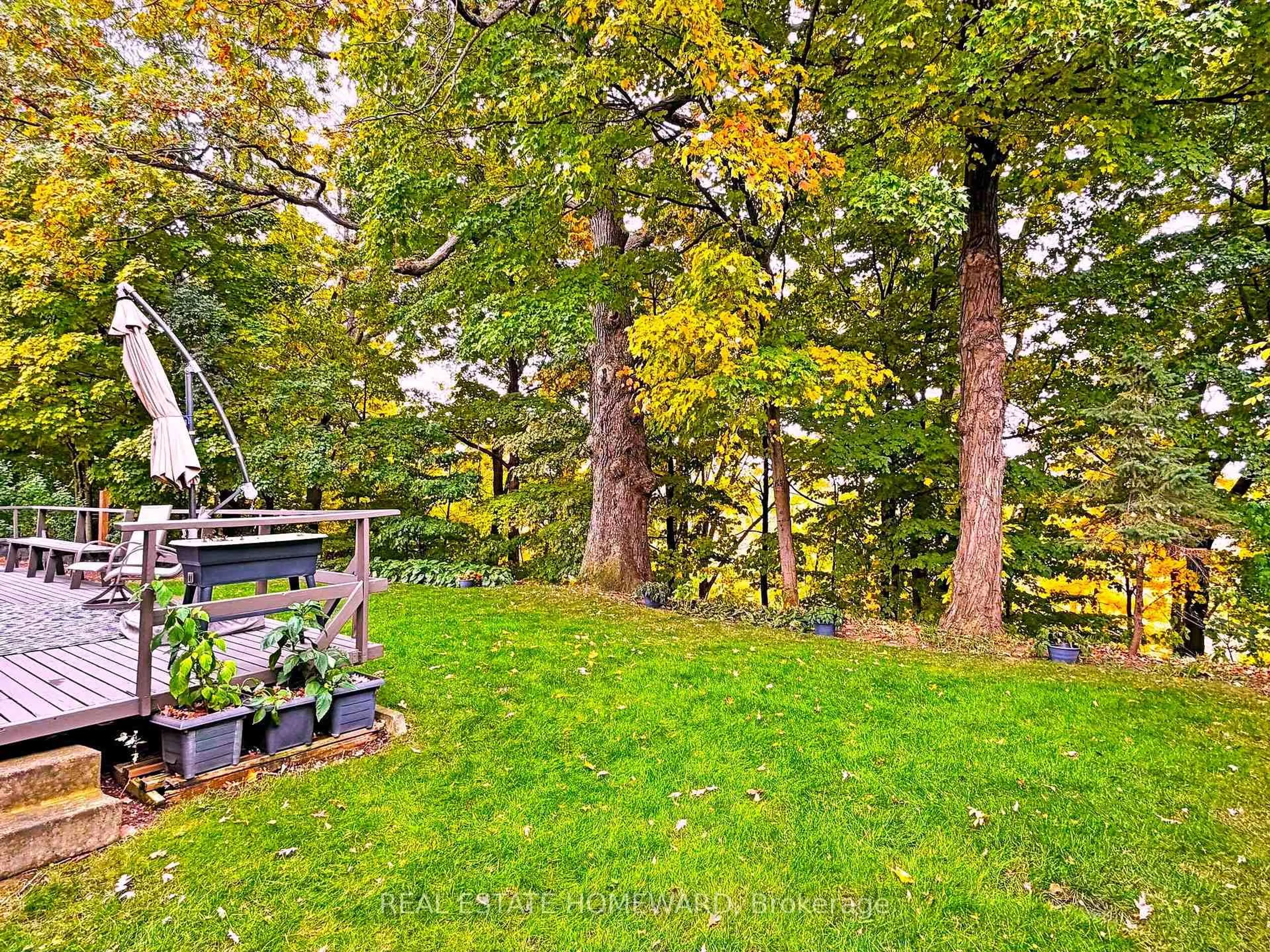 Patio, forest/trees view for 3058 Viewmount Rd, Oakville Ontario L6L 5M7