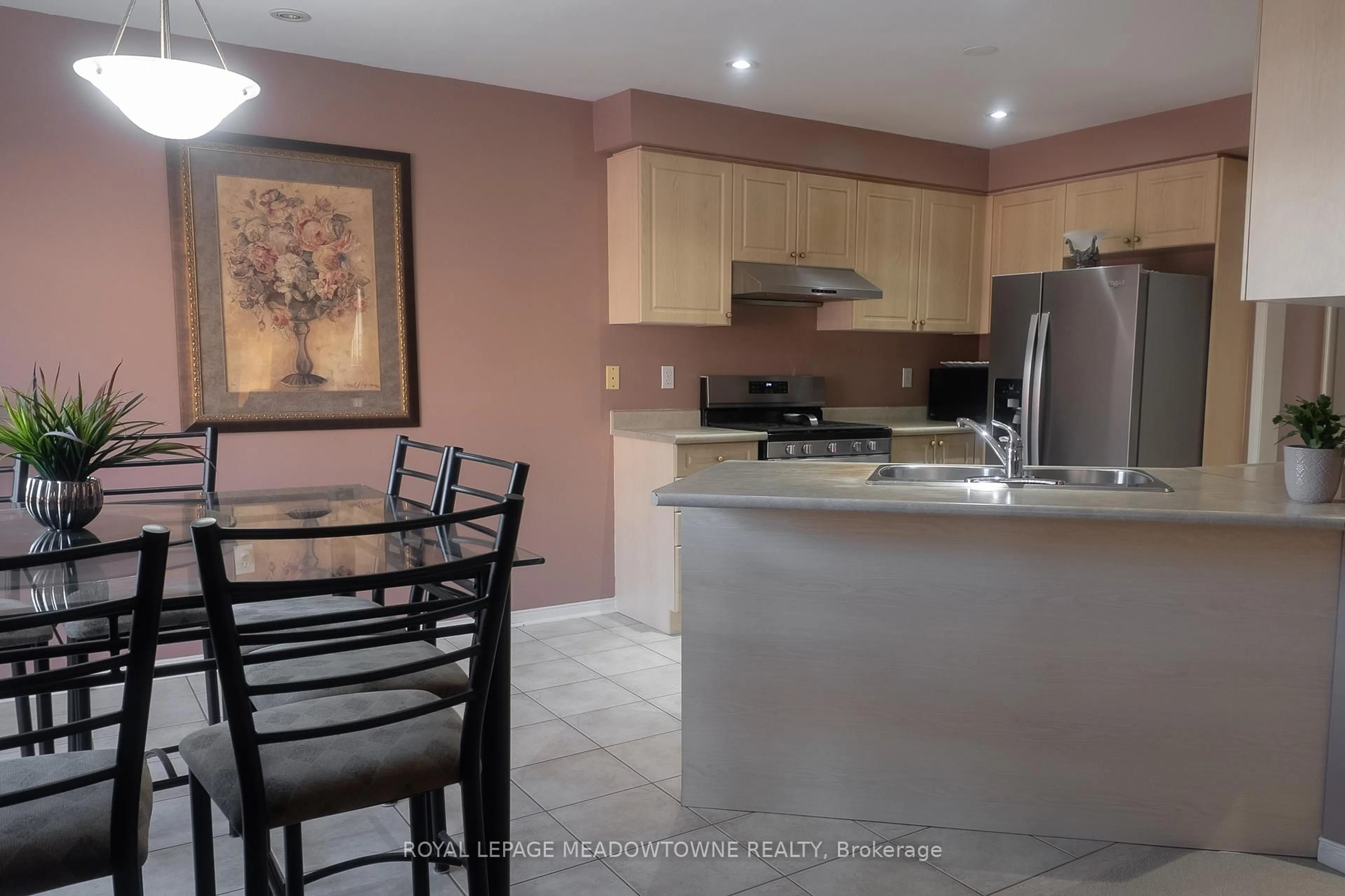 Standard kitchen, ceramic/tile floor for 47 Earl Grey Cres, Brampton Ontario L7A 2L2