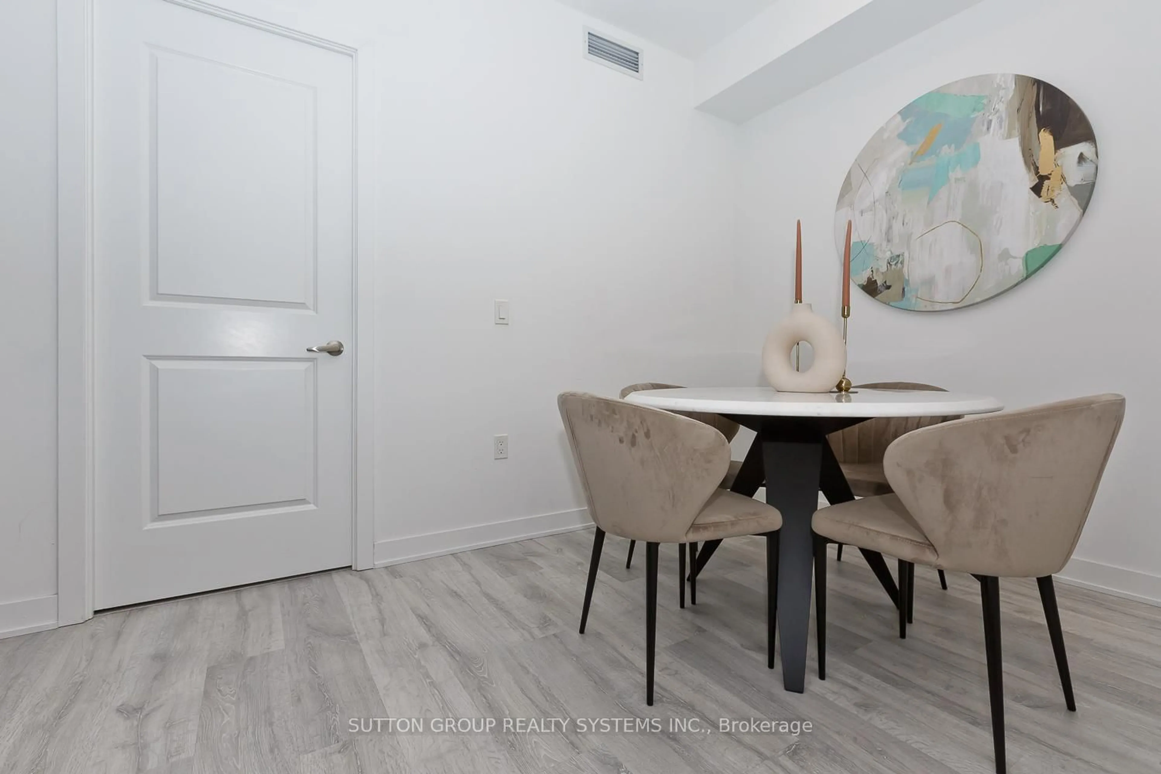 A pic of a room for 4655 Metcalfe Ave #1409, Mississauga Ontario L5M 0Z7