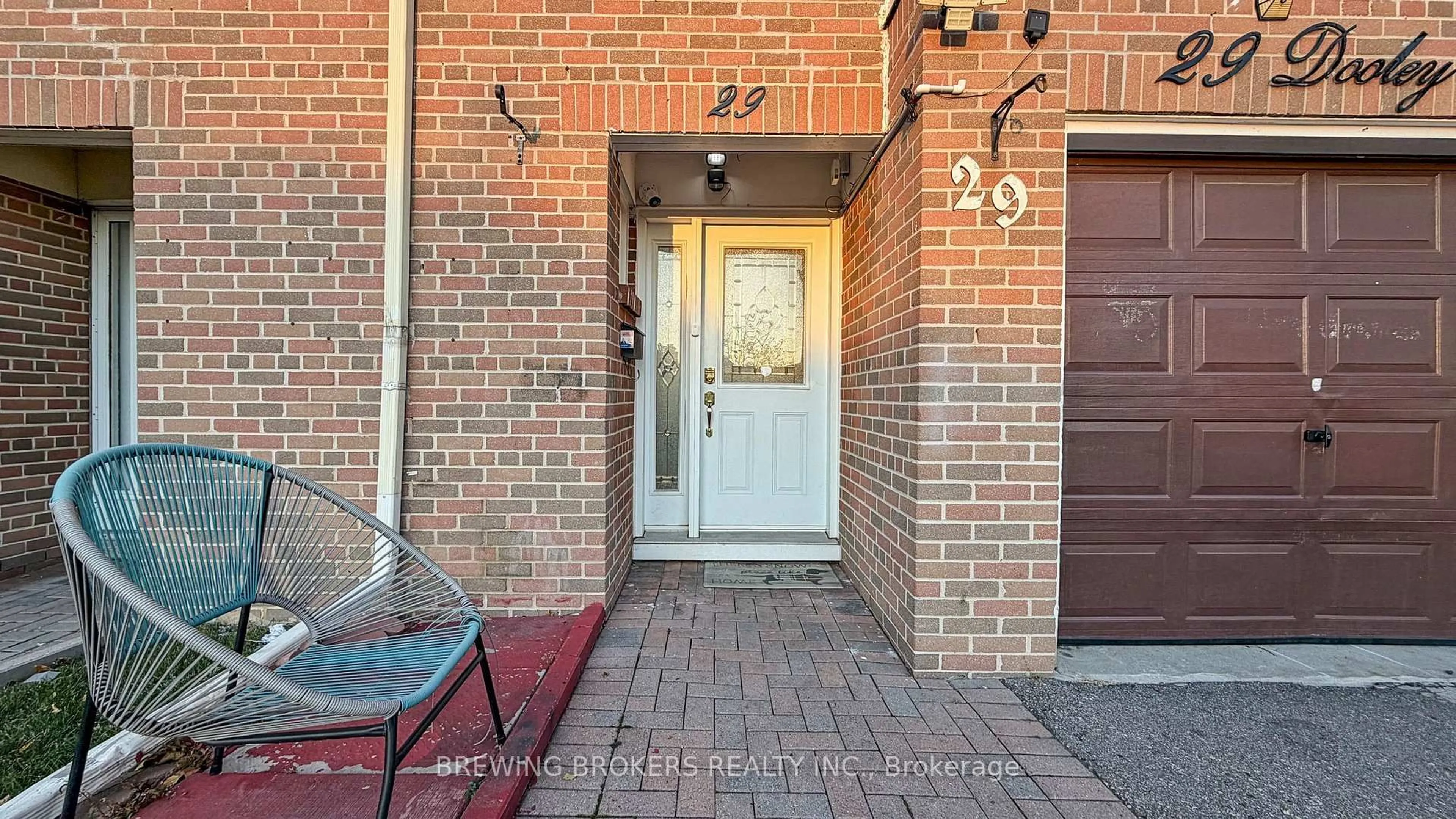 Indoor foyer for 7255 Dooley Dr #29, Mississauga Ontario L4T 2S7