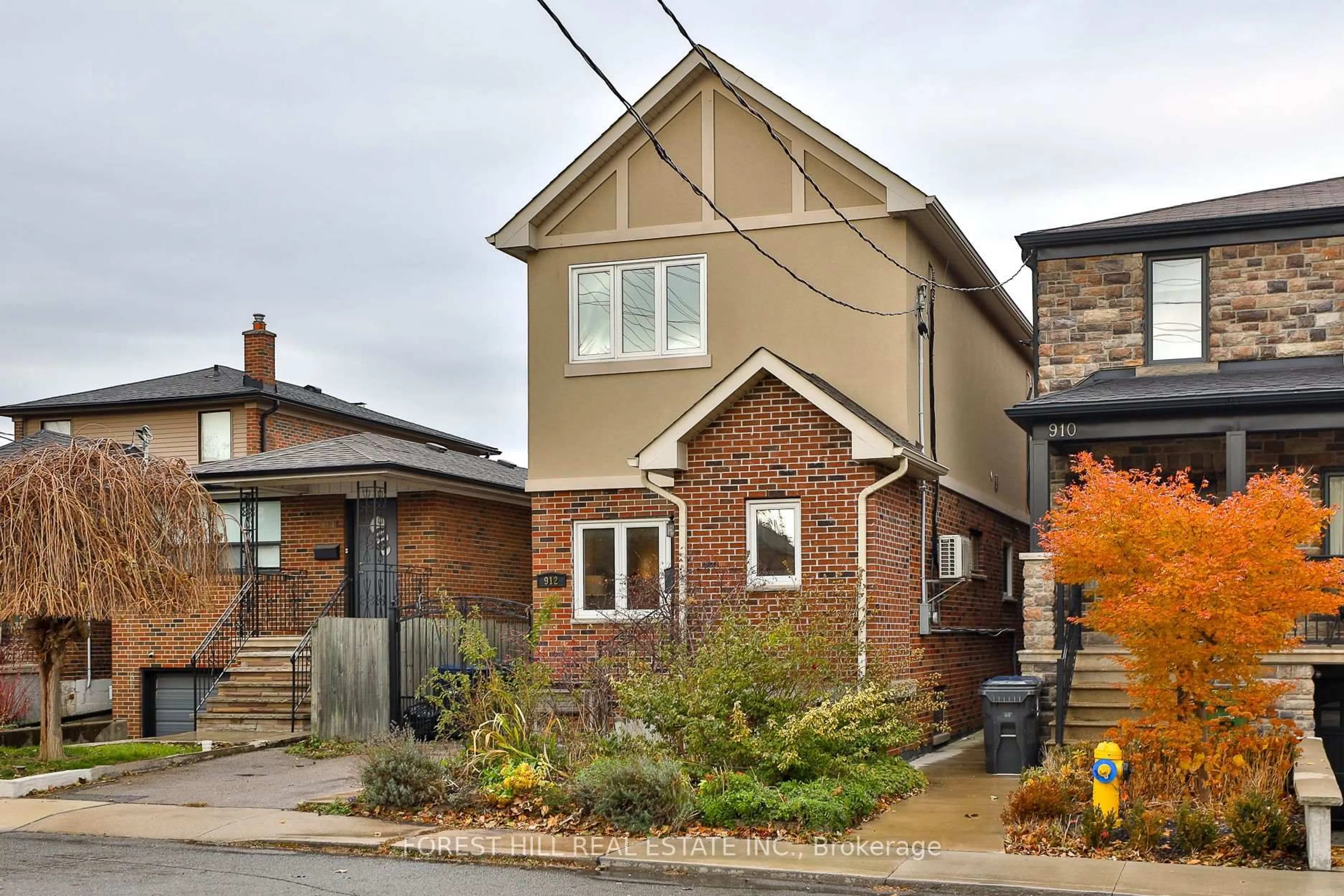 Home with brick exterior material, street for 912 Briar Hill Ave, Toronto Ontario M6B 1M2
