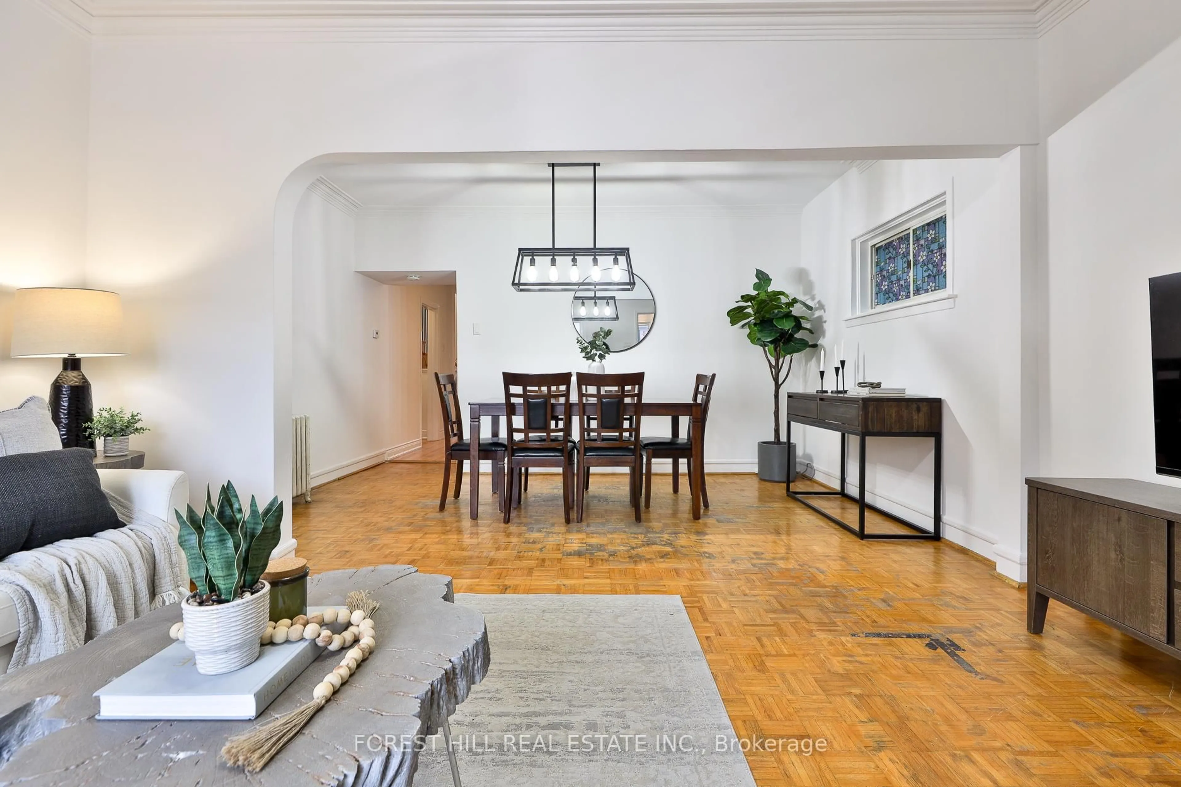 Dining room, unknown for 912 Briar Hill Ave, Toronto Ontario M6B 1M2